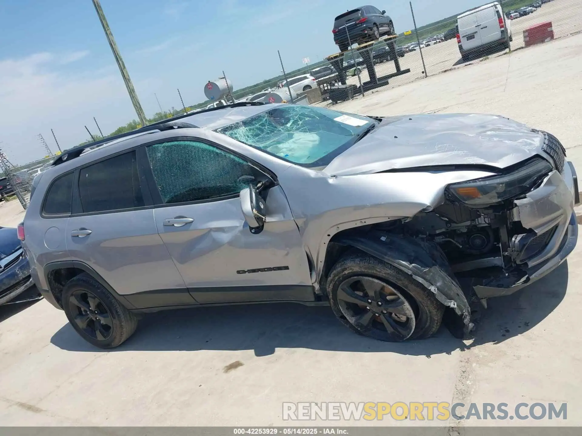 13 Photograph of a damaged car 1C4PJLLB4MD215146 JEEP CHEROKEE 2021