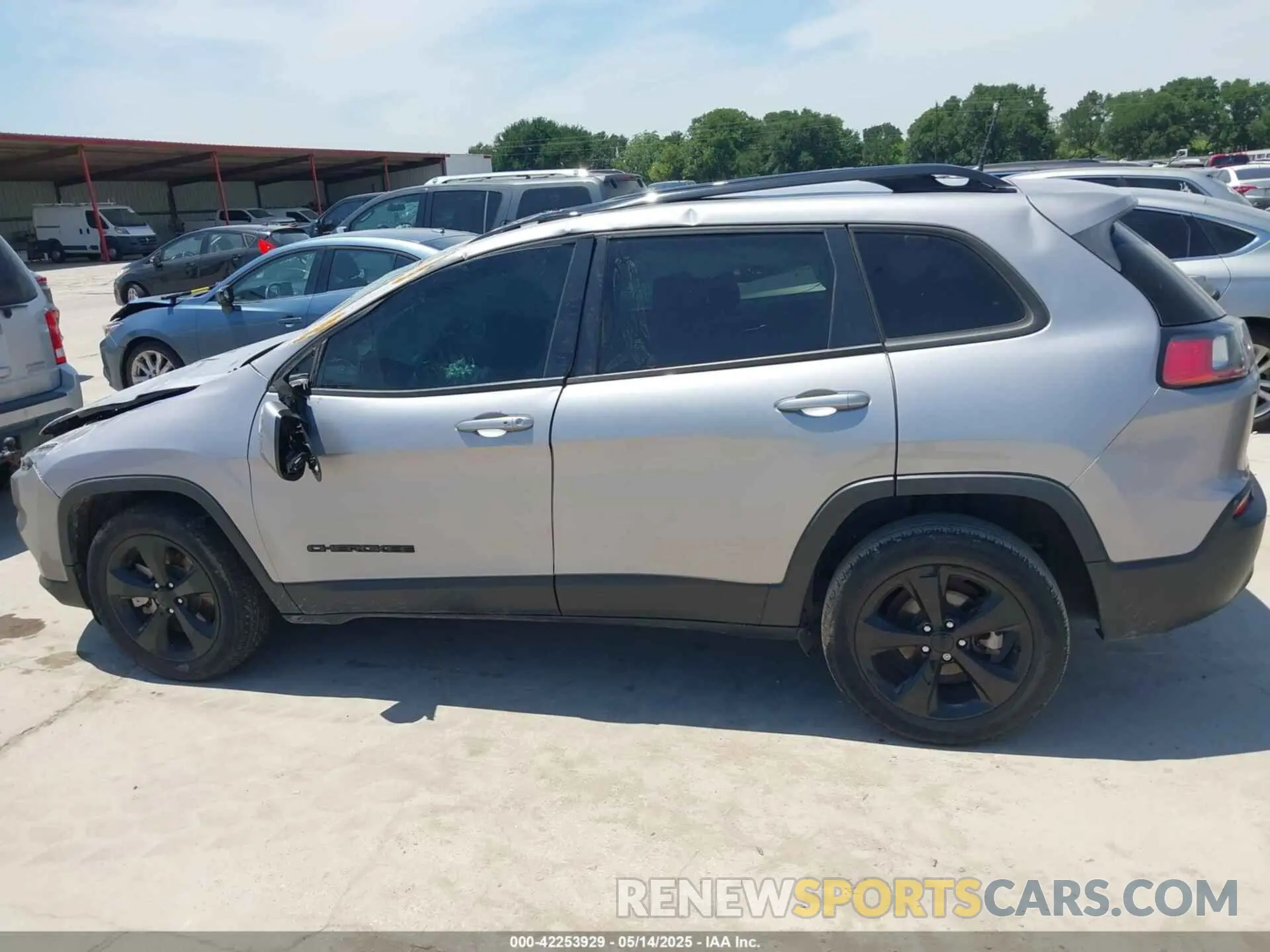 14 Photograph of a damaged car 1C4PJLLB4MD215146 JEEP CHEROKEE 2021