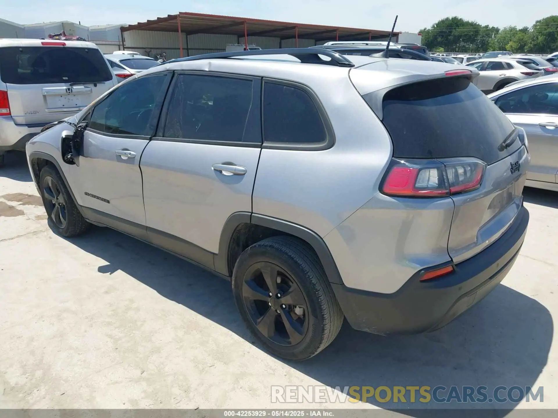 3 Photograph of a damaged car 1C4PJLLB4MD215146 JEEP CHEROKEE 2021