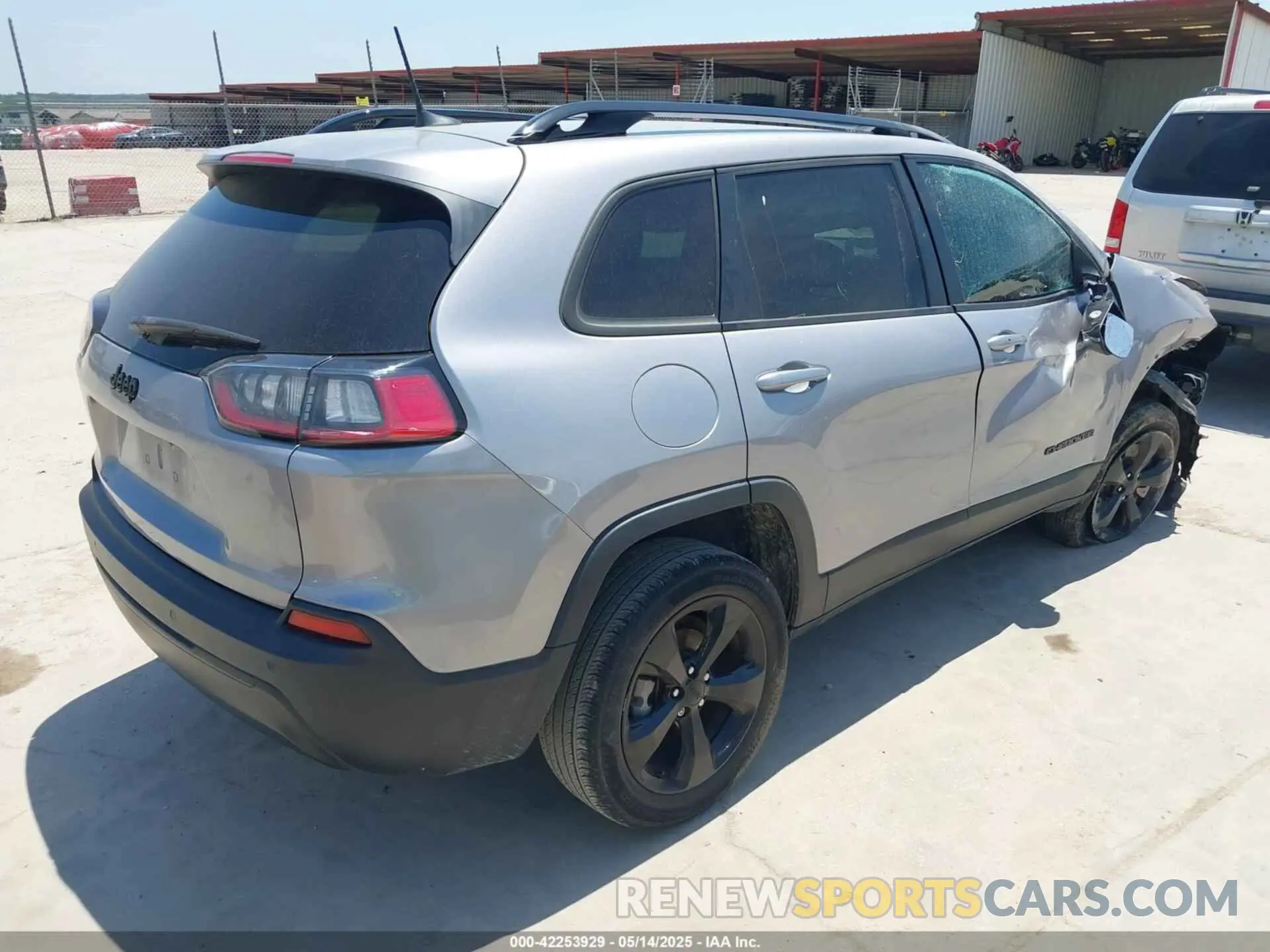 4 Photograph of a damaged car 1C4PJLLB4MD215146 JEEP CHEROKEE 2021