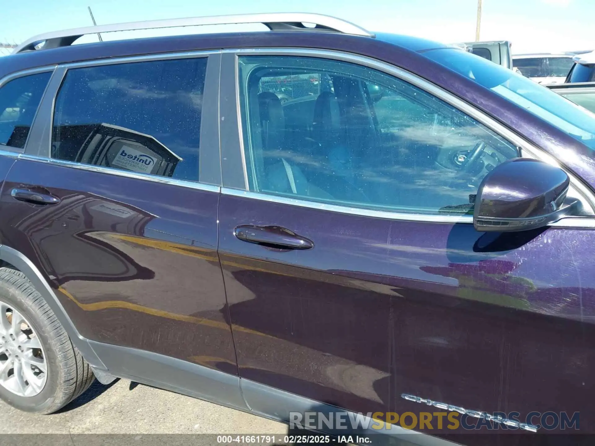 13 Photograph of a damaged car 1C4PJLLB6MD155810 JEEP CHEROKEE 2021