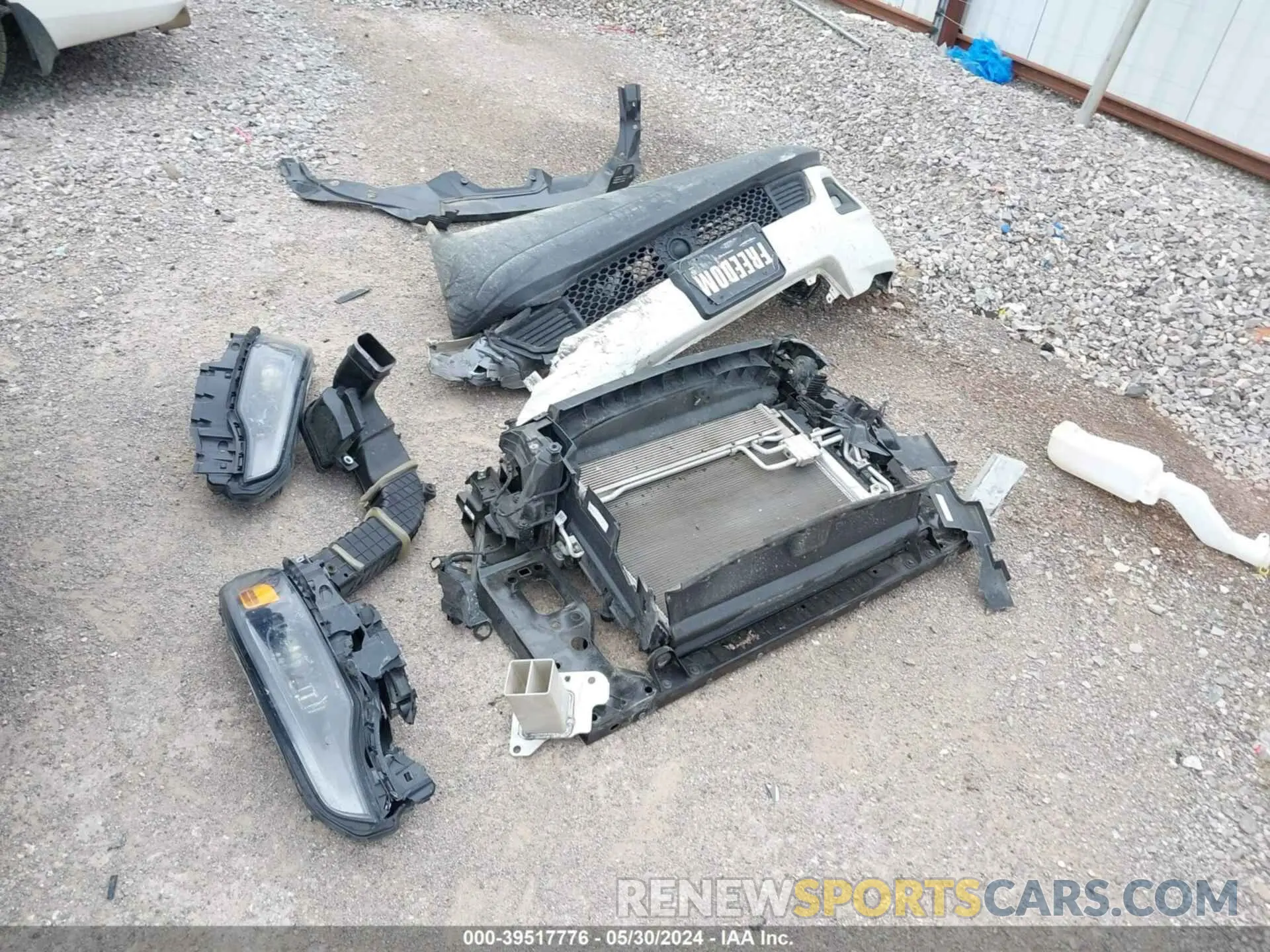 12 Photograph of a damaged car 1C4PJLLB8MD103661 JEEP CHEROKEE 2021