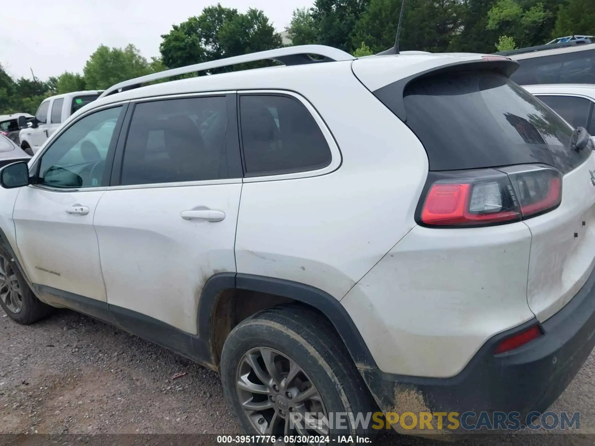 15 Photograph of a damaged car 1C4PJLLB8MD103661 JEEP CHEROKEE 2021
