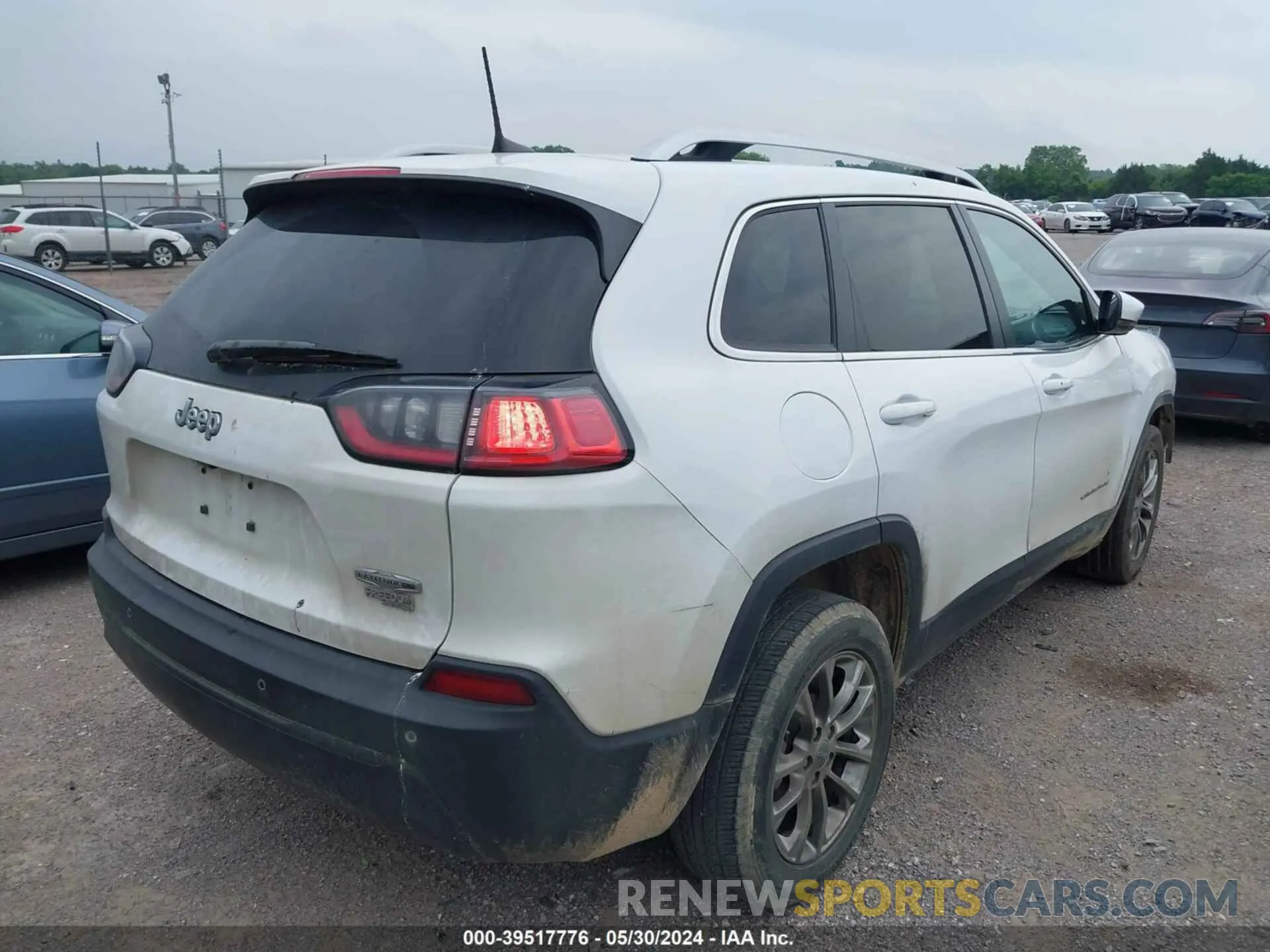 4 Photograph of a damaged car 1C4PJLLB8MD103661 JEEP CHEROKEE 2021