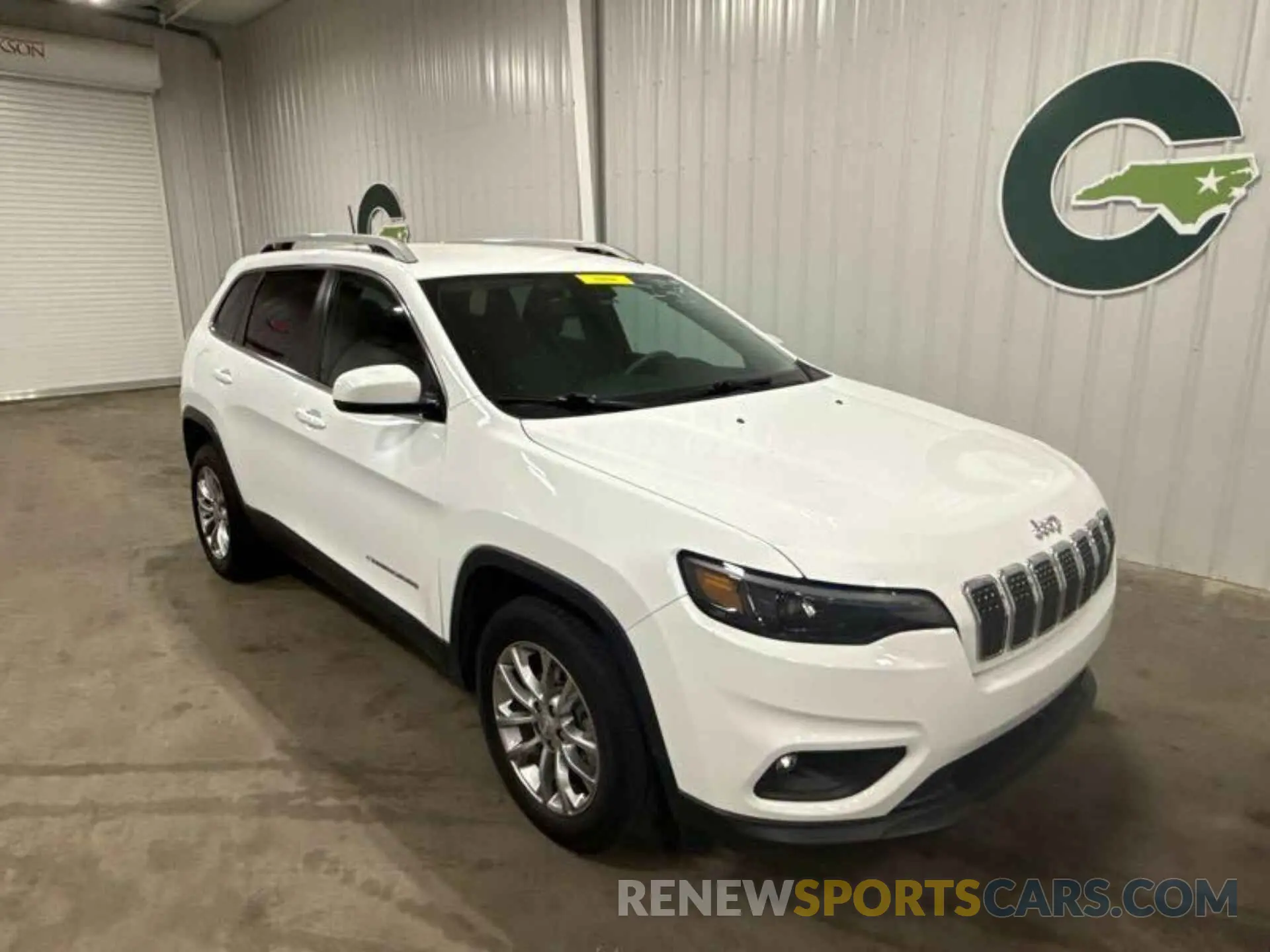 1 Photograph of a damaged car 1C4PJLLB8MD217837 JEEP CHEROKEE 2021
