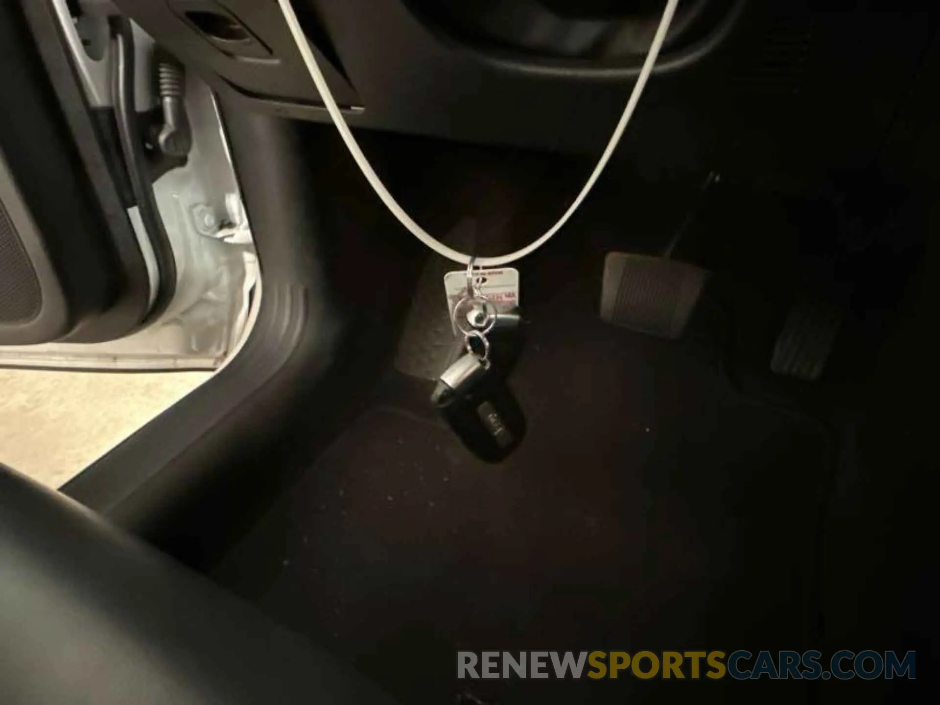 11 Photograph of a damaged car 1C4PJLLB8MD217837 JEEP CHEROKEE 2021