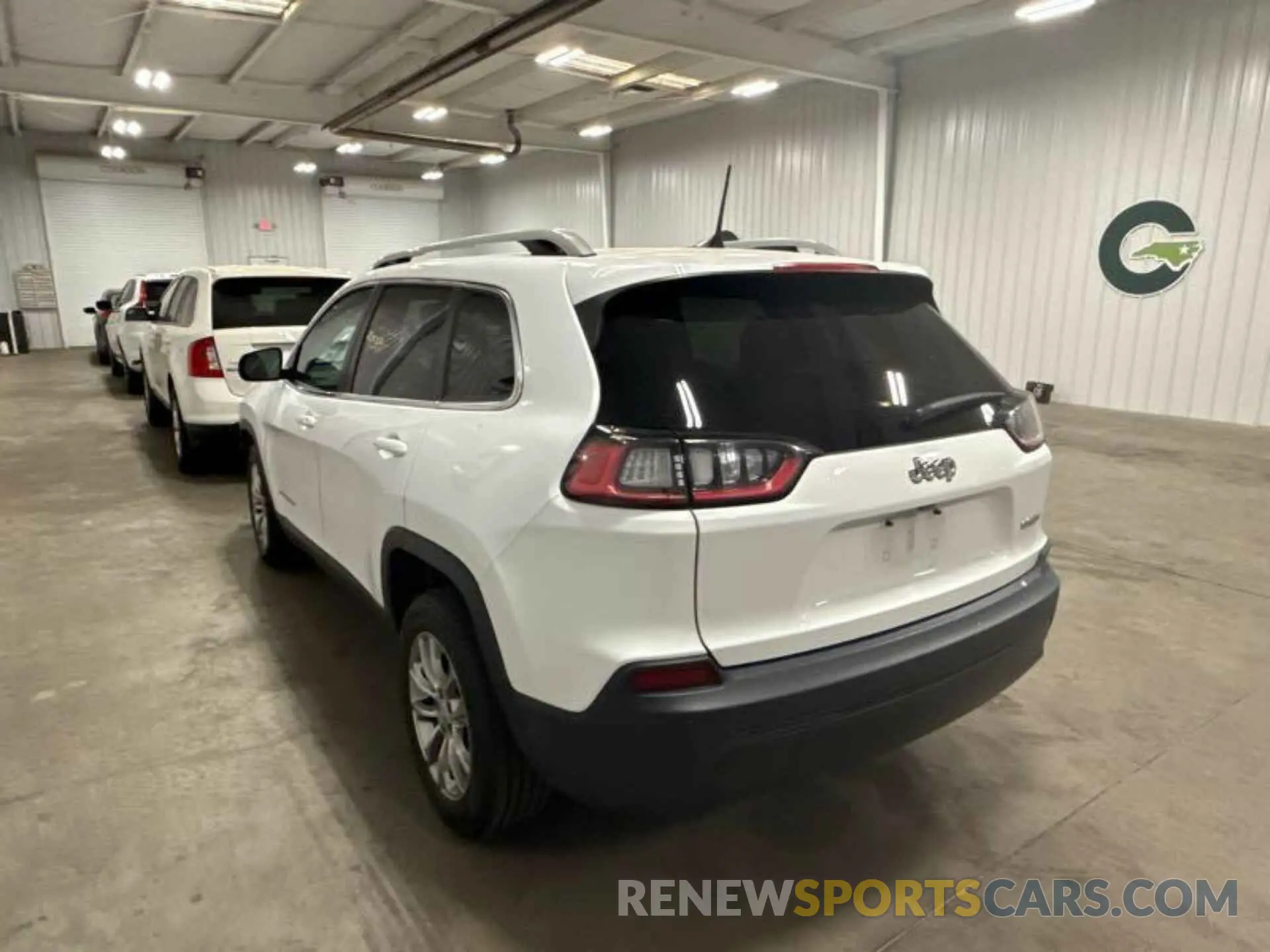 8 Photograph of a damaged car 1C4PJLLB8MD217837 JEEP CHEROKEE 2021