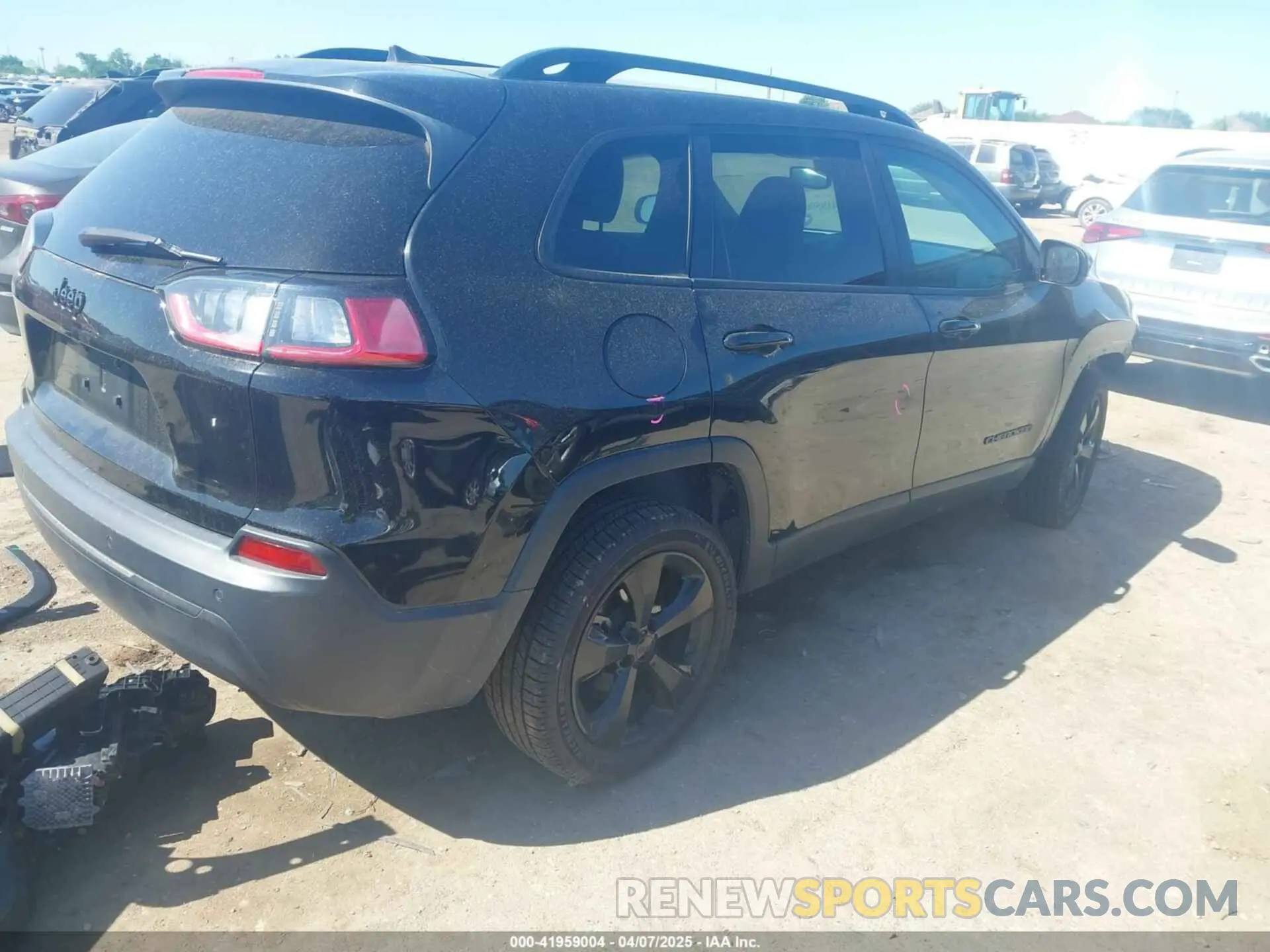 4 Photograph of a damaged car 1C4PJLLBXMD112667 JEEP CHEROKEE 2021