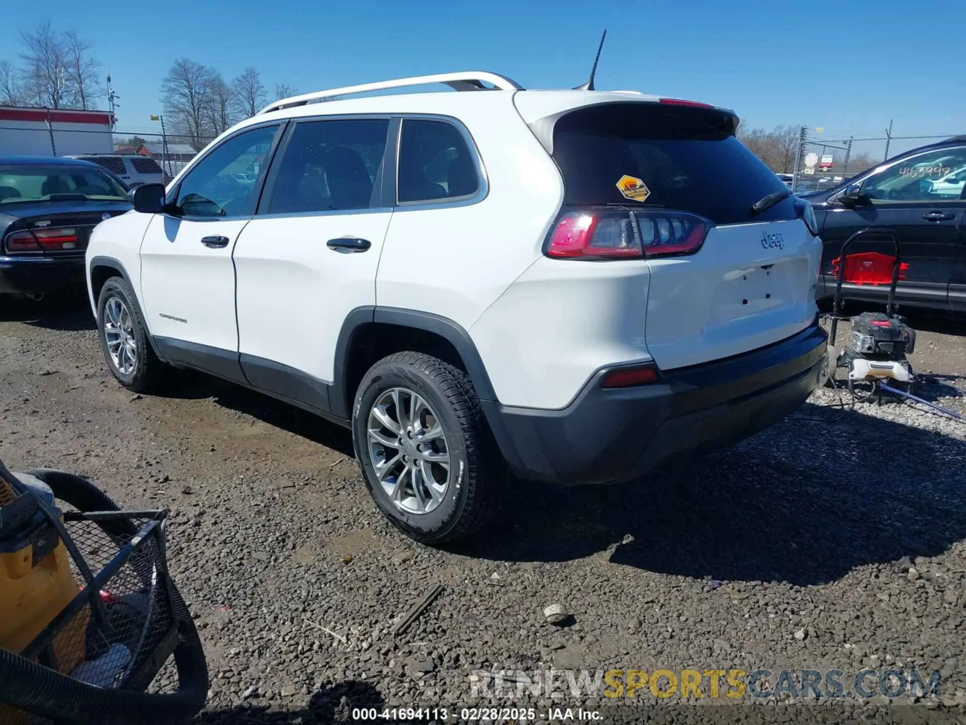 3 Photograph of a damaged car 1C4PJLLBXMD164087 JEEP CHEROKEE 2021