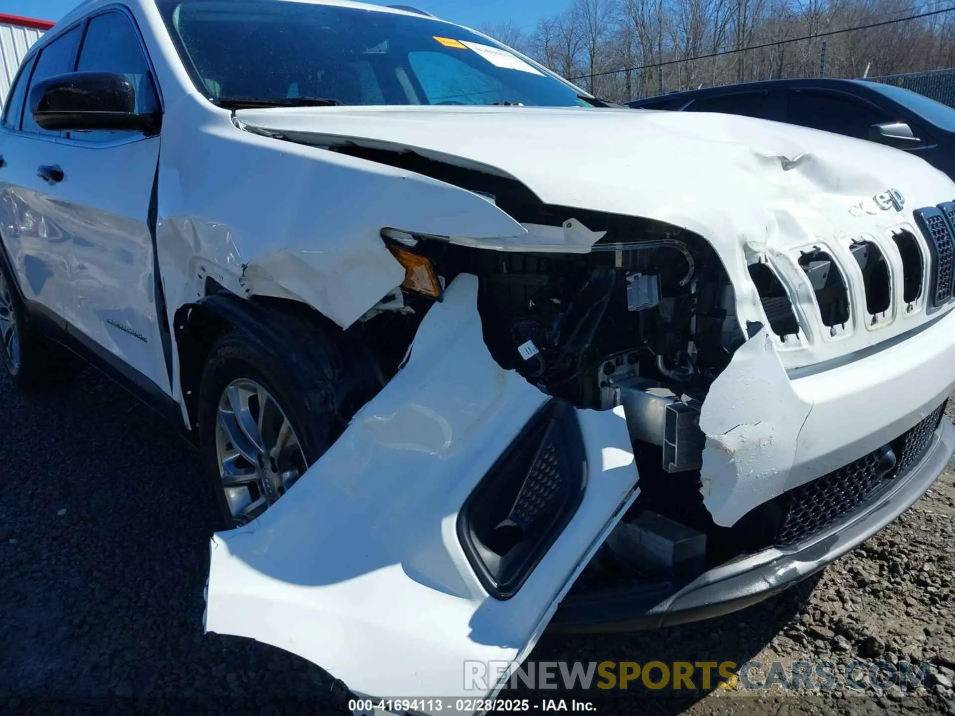 6 Photograph of a damaged car 1C4PJLLBXMD164087 JEEP CHEROKEE 2021