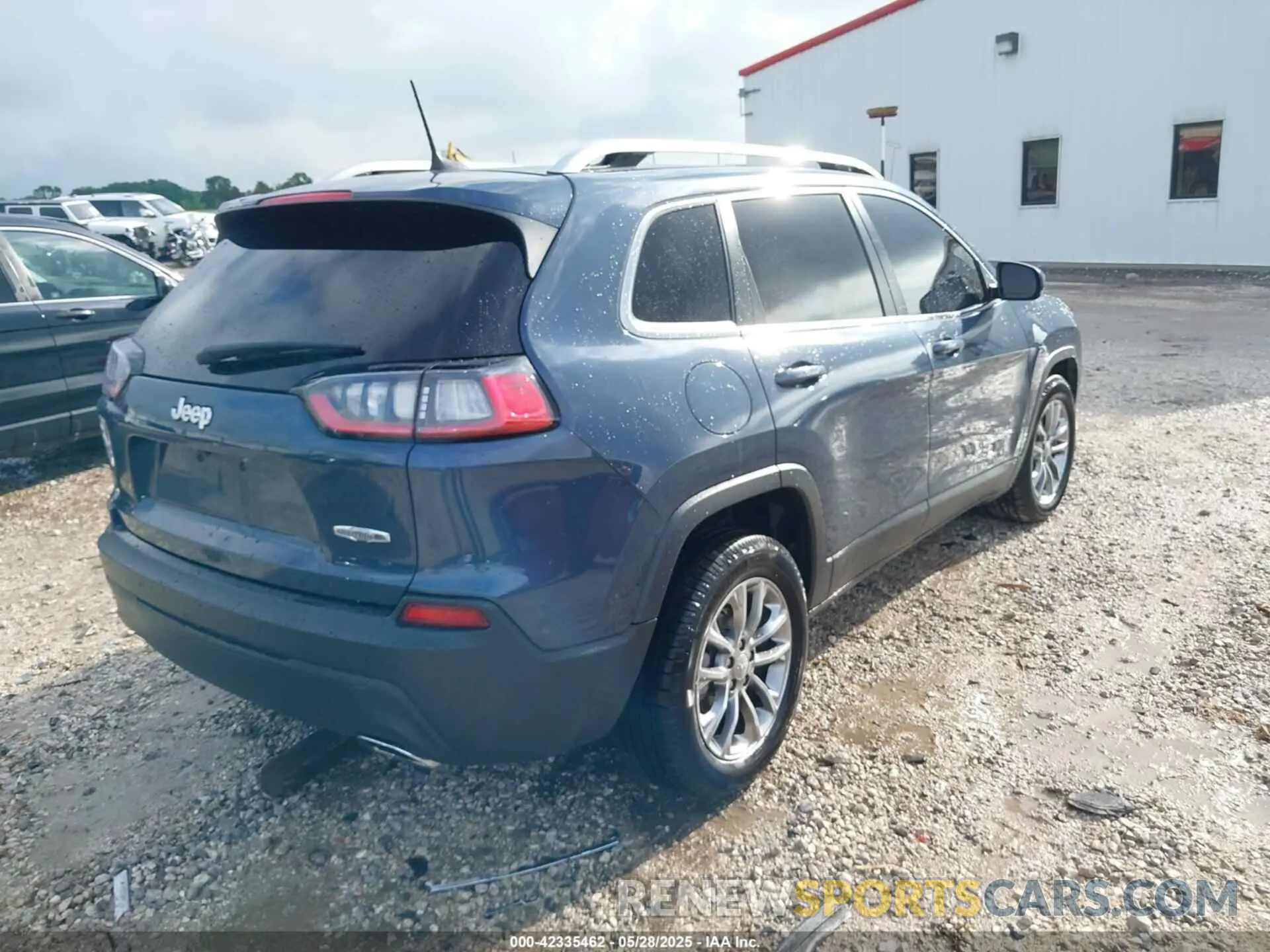 4 Photograph of a damaged car 1C4PJLMN8MD155199 JEEP CHEROKEE 2021