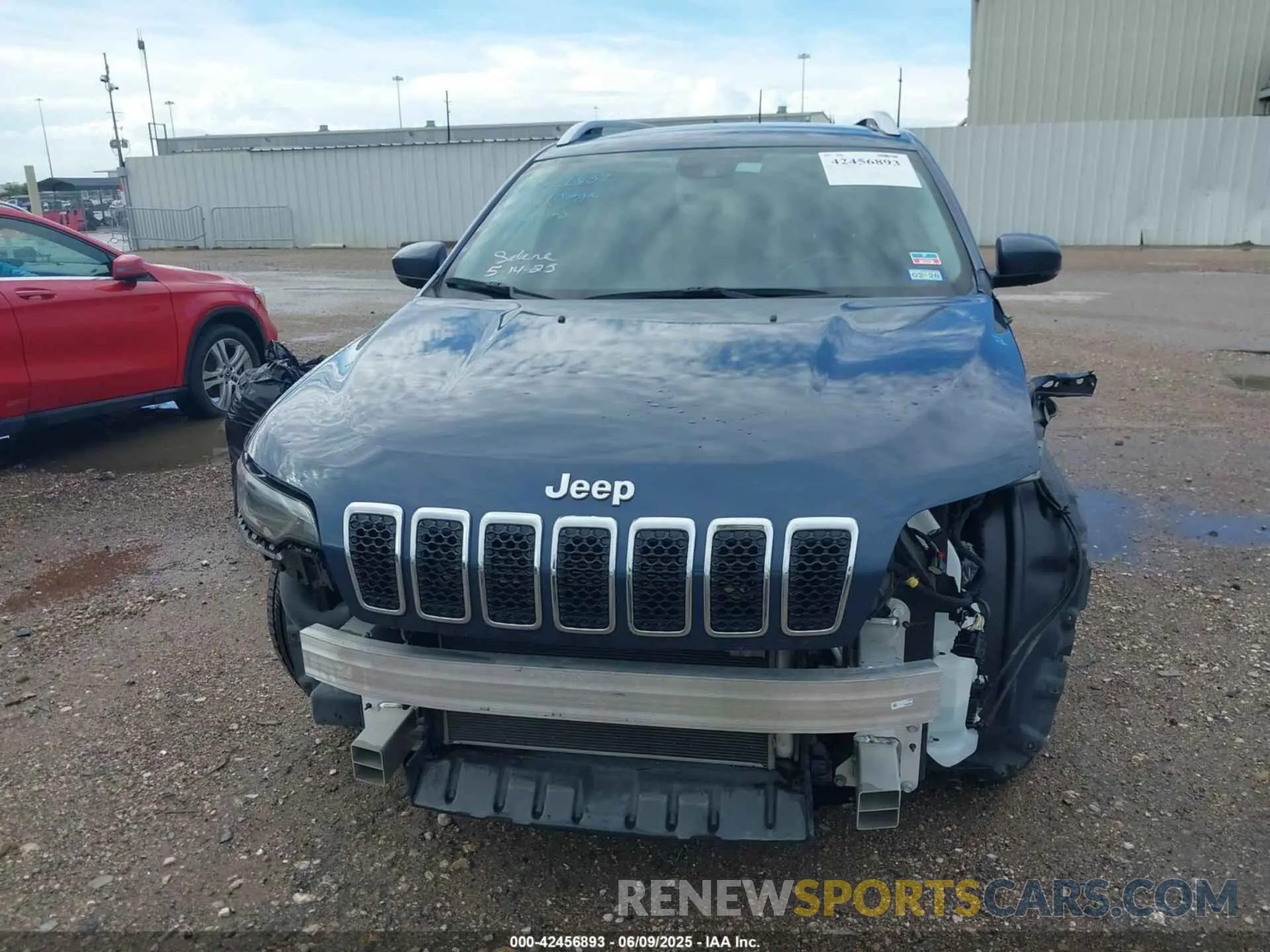 13 Photograph of a damaged car 1C4PJLMX2MD107165 JEEP CHEROKEE 2021