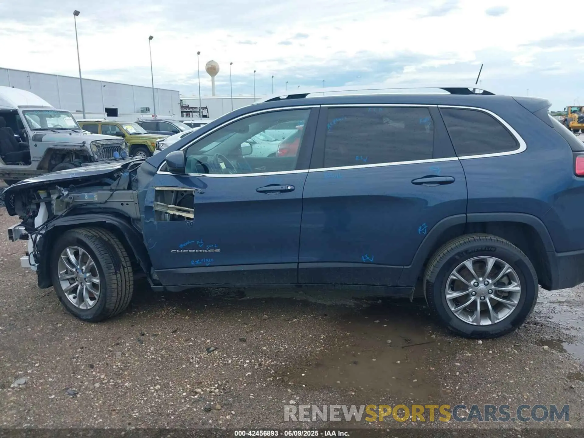 15 Photograph of a damaged car 1C4PJLMX2MD107165 JEEP CHEROKEE 2021