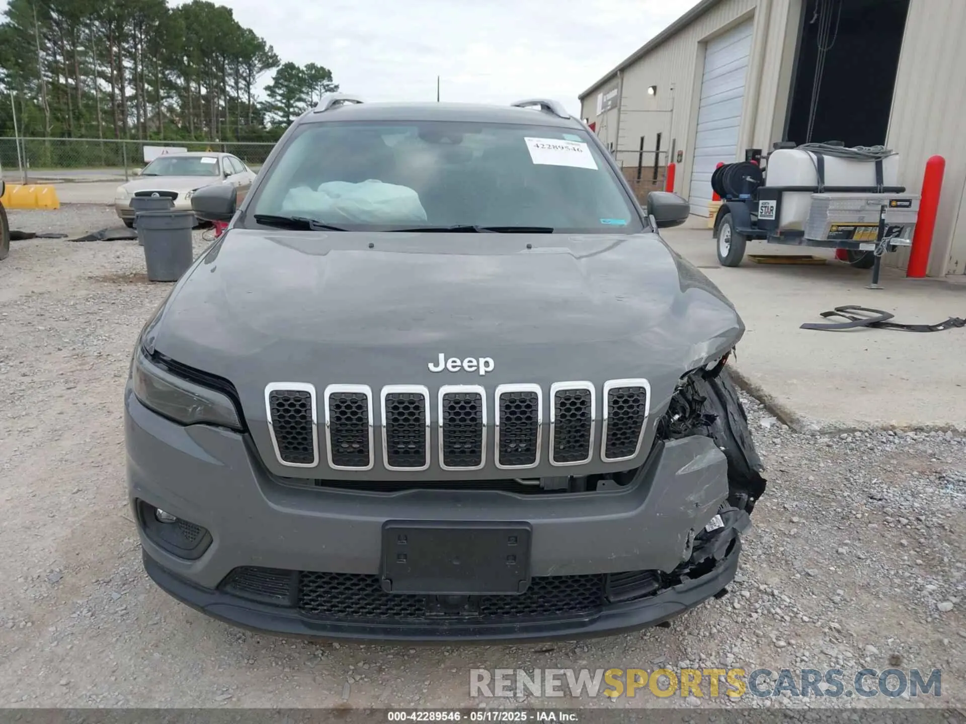 12 Photograph of a damaged car 1C4PJLMX2MD211624 JEEP CHEROKEE 2021