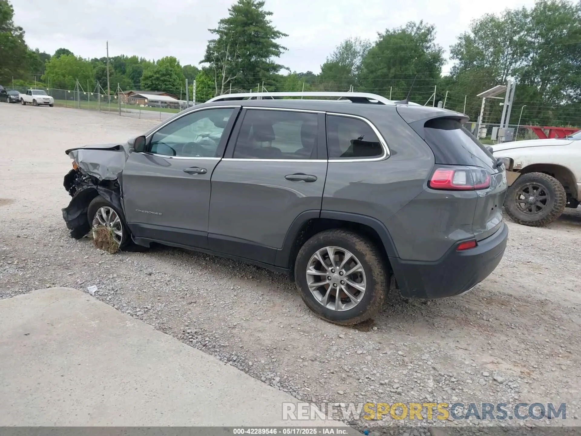 3 Photograph of a damaged car 1C4PJLMX2MD211624 JEEP CHEROKEE 2021