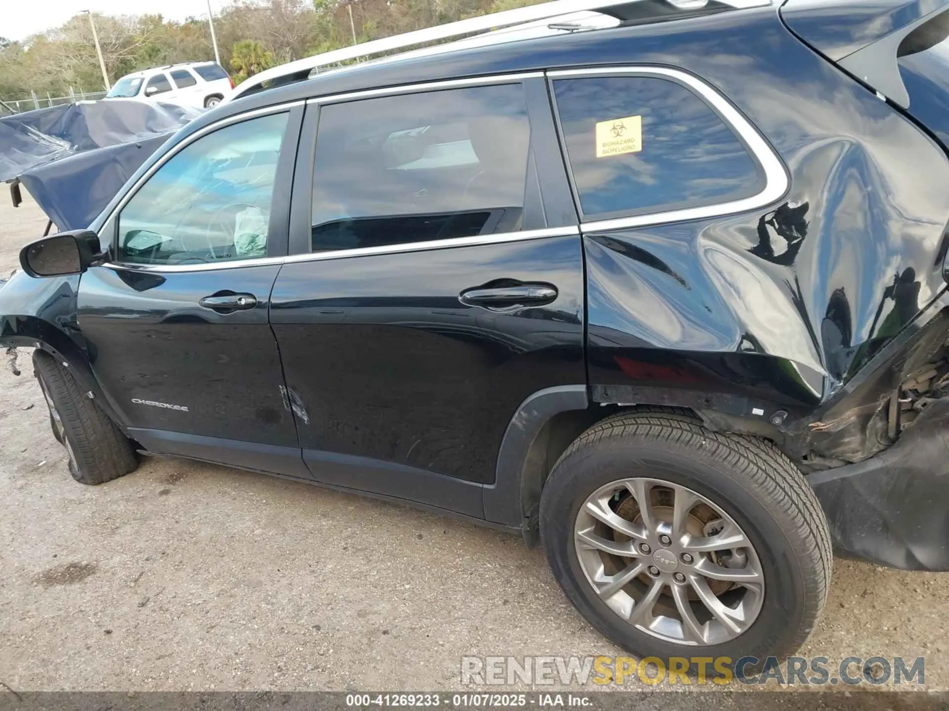14 Photograph of a damaged car 1C4PJLMX4MD140927 JEEP CHEROKEE 2021