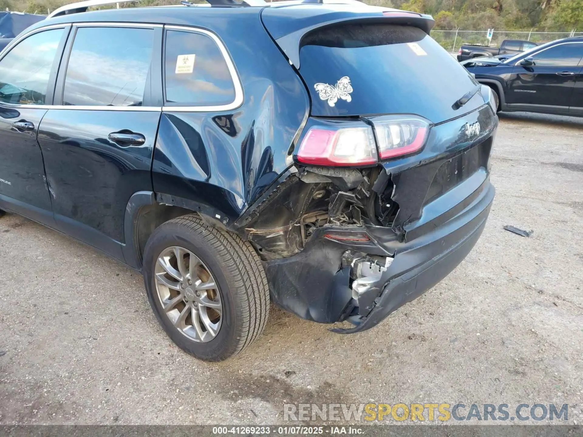 6 Photograph of a damaged car 1C4PJLMX4MD140927 JEEP CHEROKEE 2021