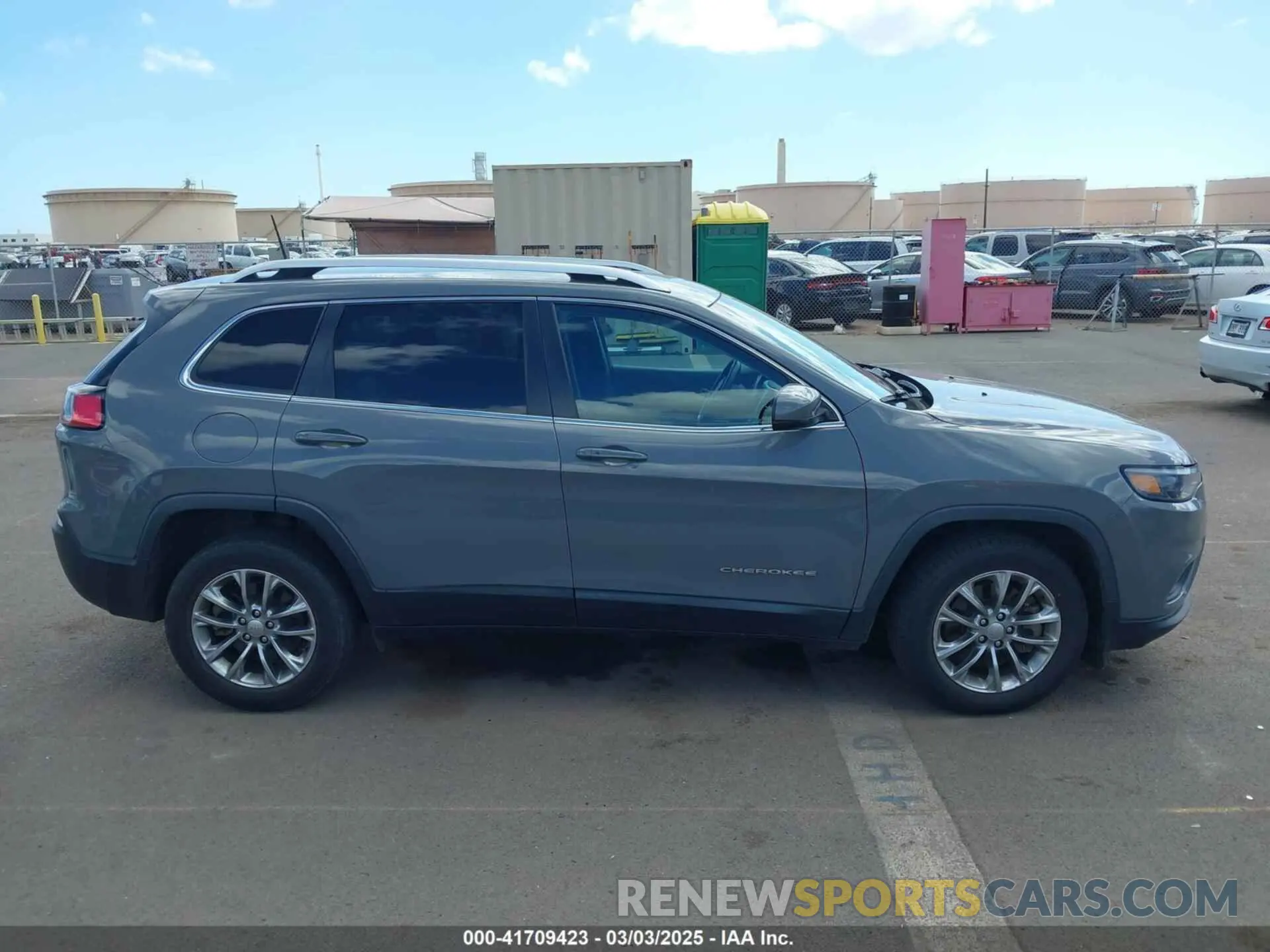 12 Photograph of a damaged car 1C4PJLMX4MD158909 JEEP CHEROKEE 2021