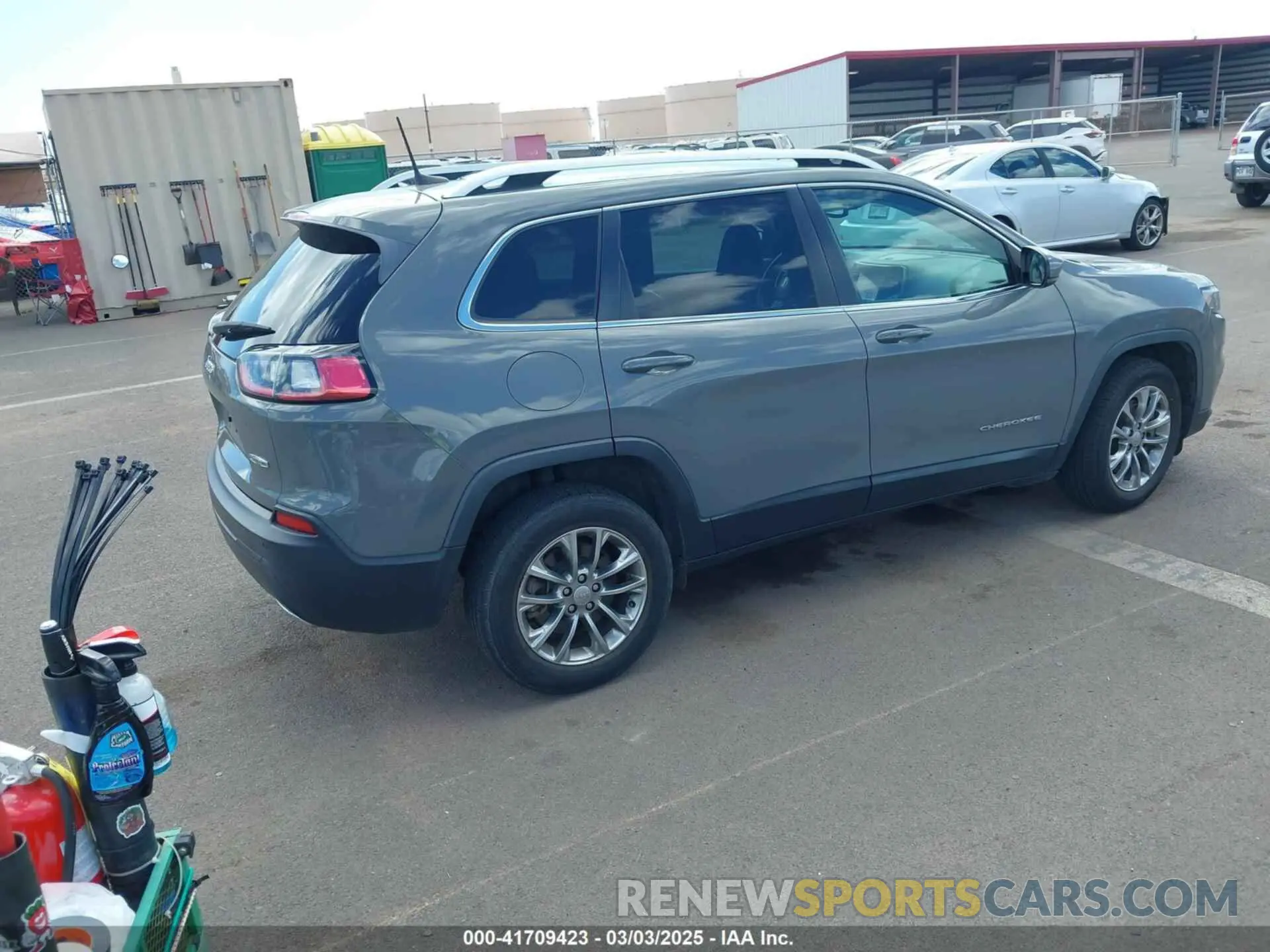 4 Photograph of a damaged car 1C4PJLMX4MD158909 JEEP CHEROKEE 2021