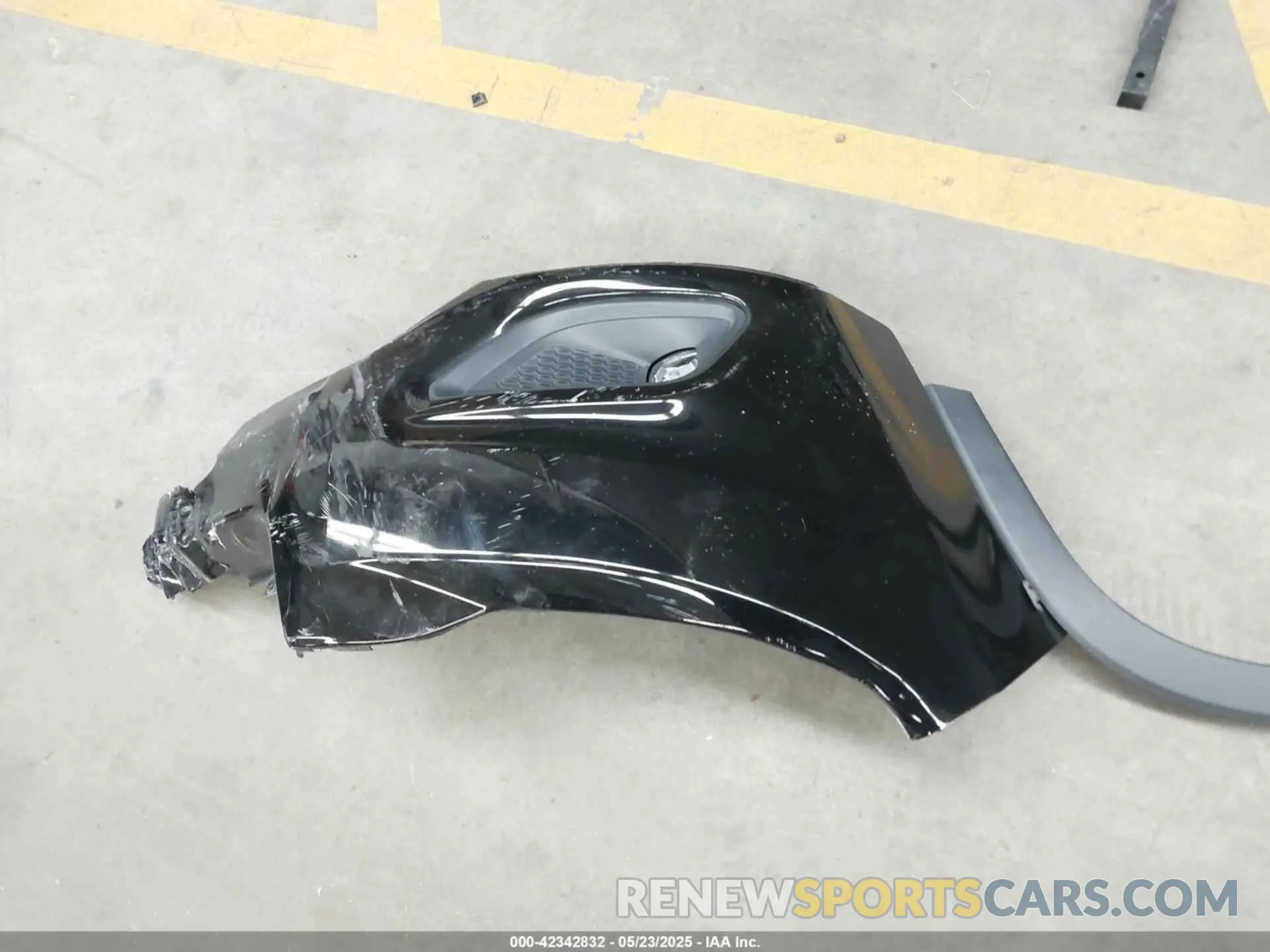 12 Photograph of a damaged car 1C4PJLMX5MD136675 JEEP CHEROKEE 2021