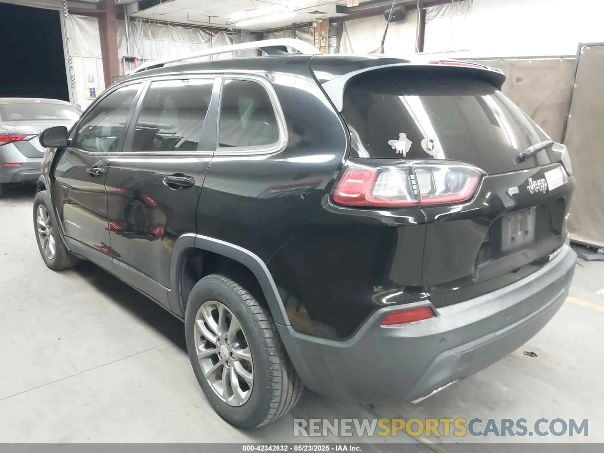 3 Photograph of a damaged car 1C4PJLMX5MD136675 JEEP CHEROKEE 2021