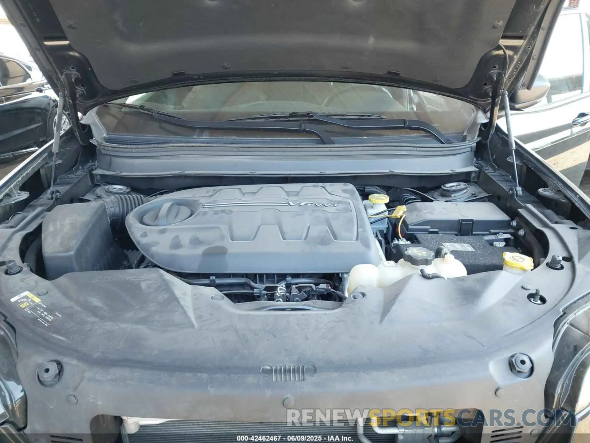10 Photograph of a damaged car 1C4PJLMX5MD144338 JEEP CHEROKEE 2021