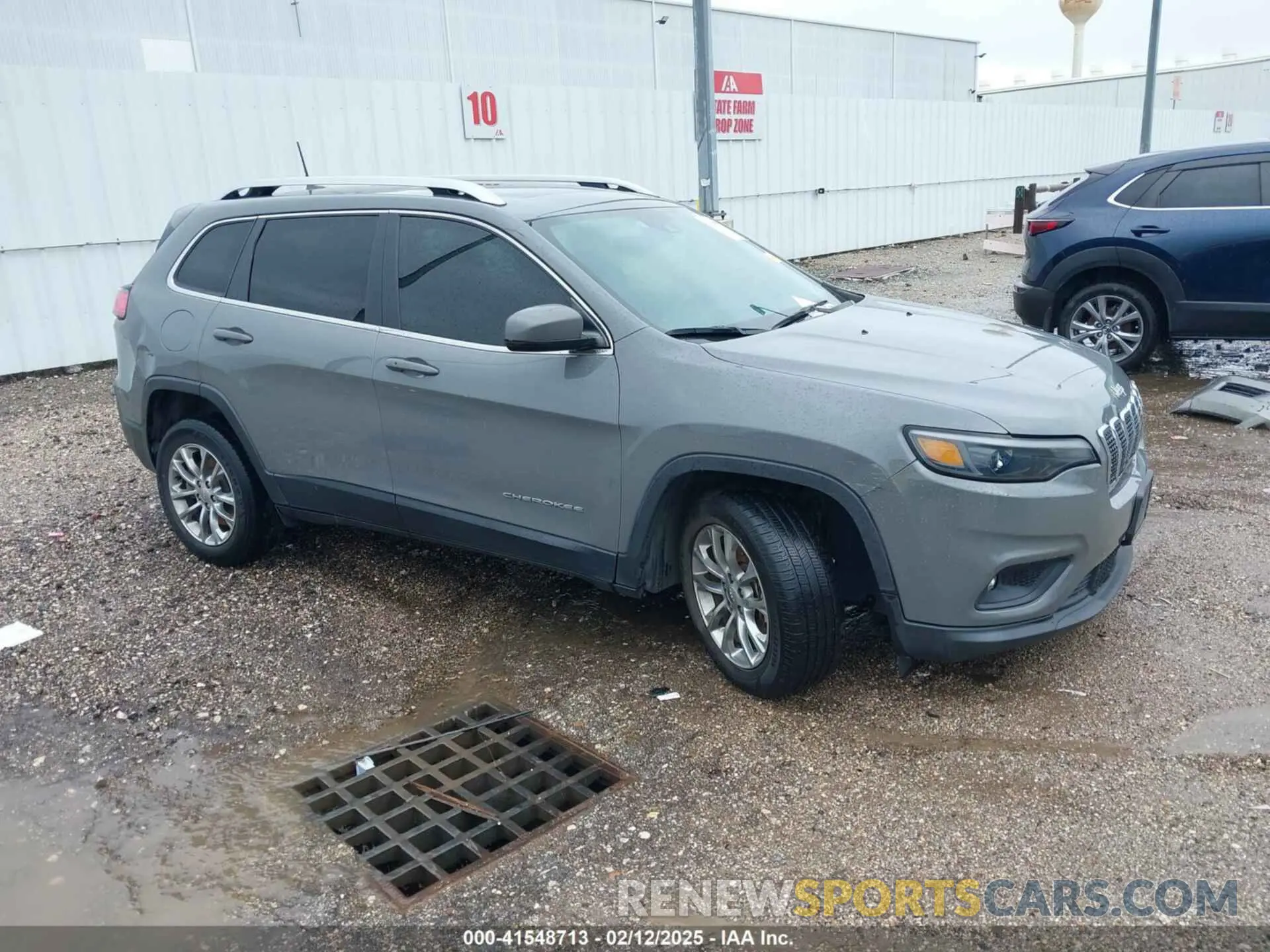 1 Photograph of a damaged car 1C4PJLMXXMD203934 JEEP CHEROKEE 2021