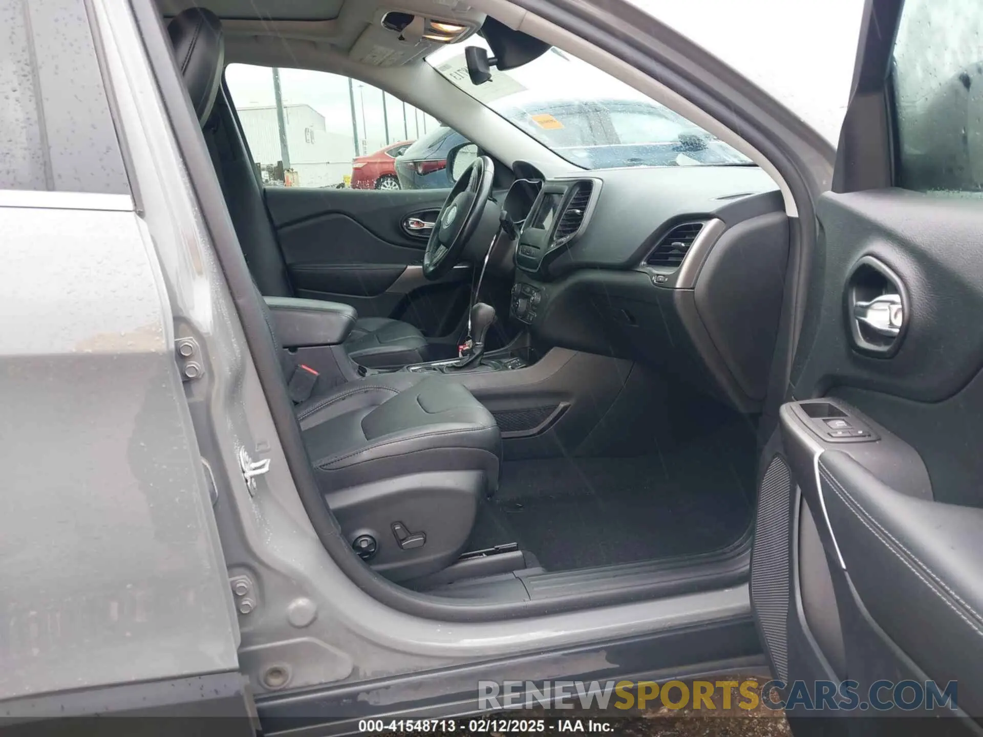 5 Photograph of a damaged car 1C4PJLMXXMD203934 JEEP CHEROKEE 2021