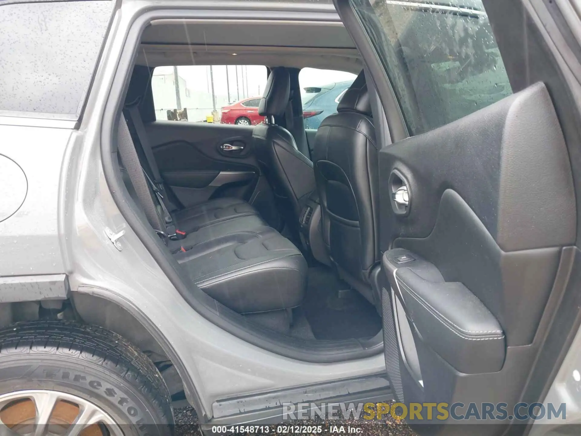 8 Photograph of a damaged car 1C4PJLMXXMD203934 JEEP CHEROKEE 2021