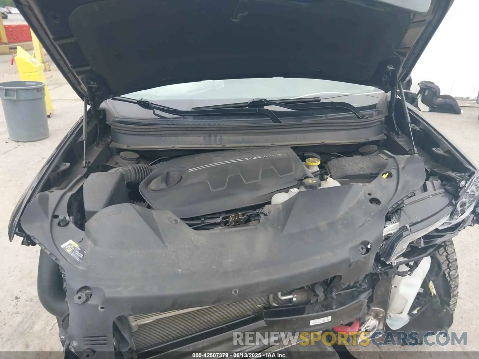 10 Photograph of a damaged car 1C4PJMBX0MD167941 JEEP CHEROKEE 2021