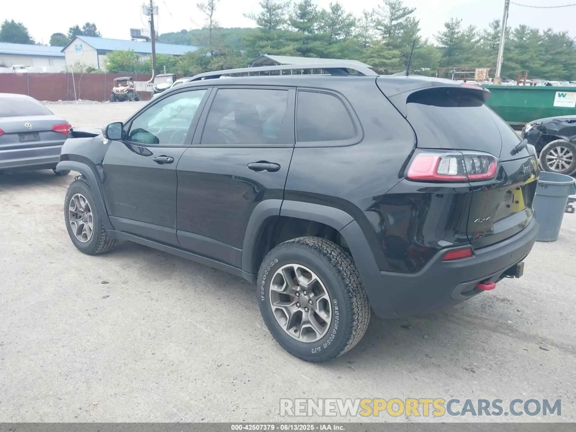 3 Photograph of a damaged car 1C4PJMBX0MD167941 JEEP CHEROKEE 2021