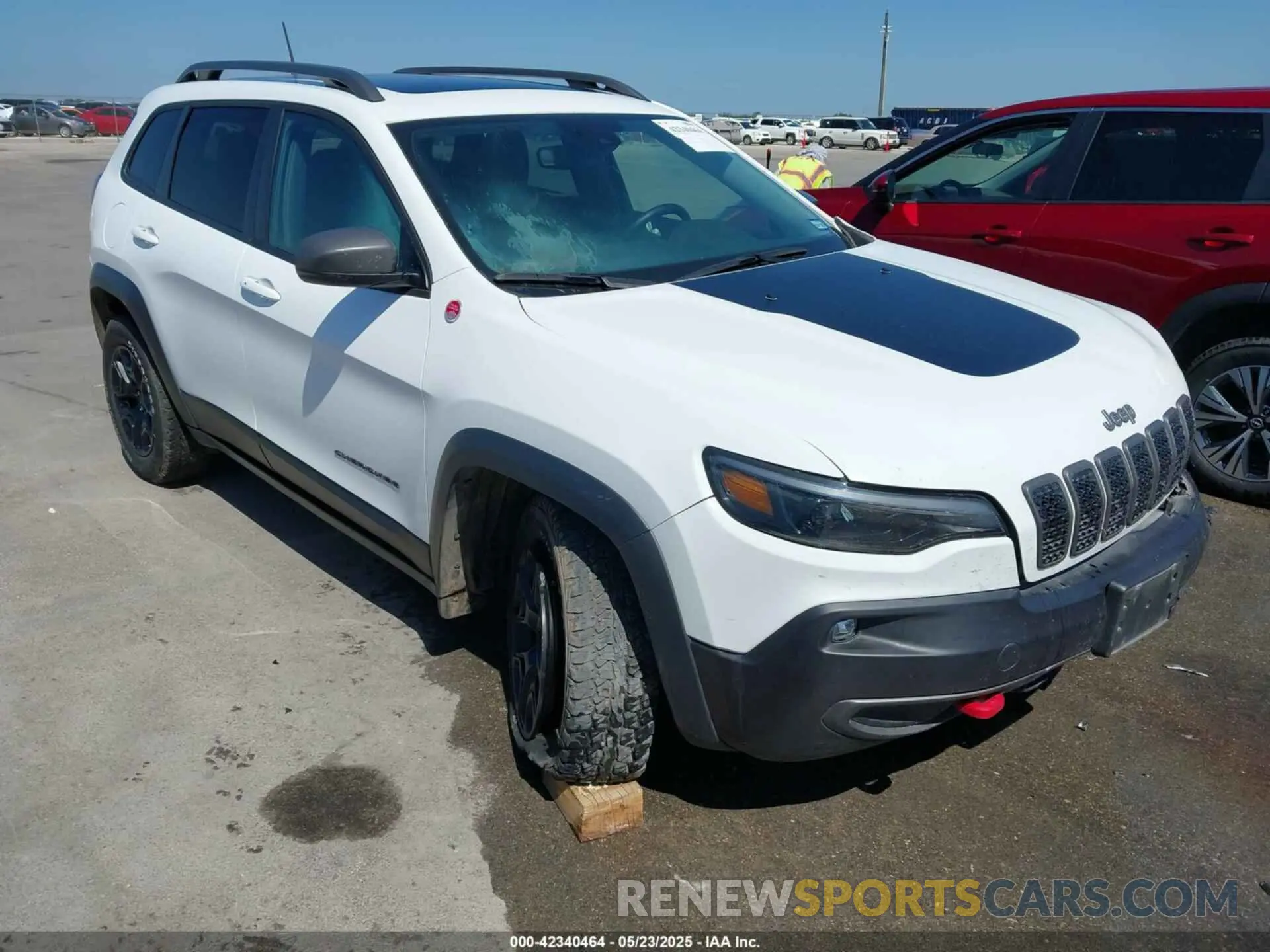 1 Photograph of a damaged car 1C4PJMBX1MD145169 JEEP CHEROKEE 2021