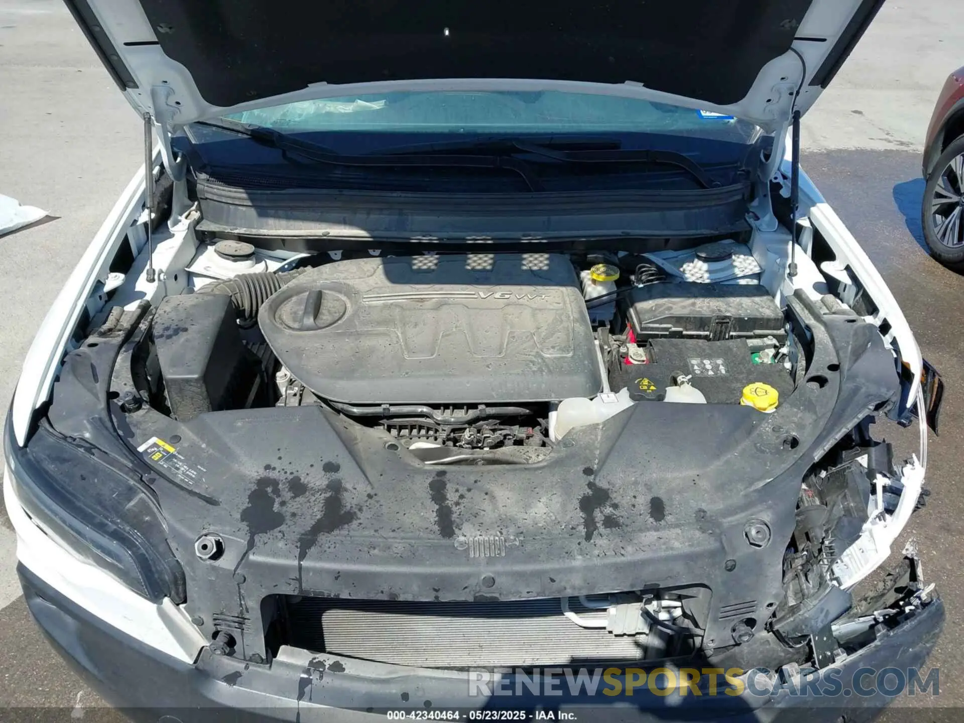 10 Photograph of a damaged car 1C4PJMBX1MD145169 JEEP CHEROKEE 2021