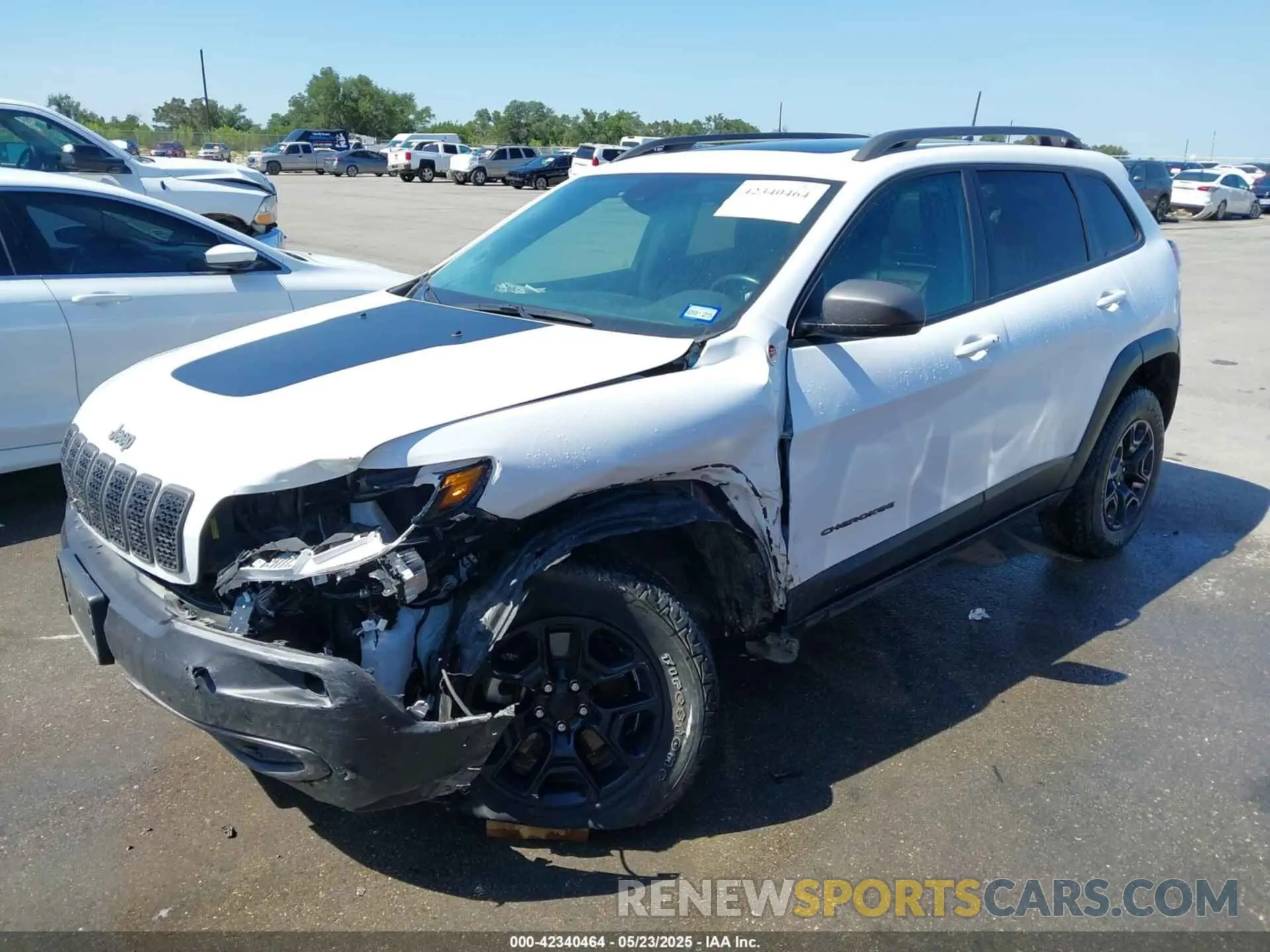 2 Photograph of a damaged car 1C4PJMBX1MD145169 JEEP CHEROKEE 2021