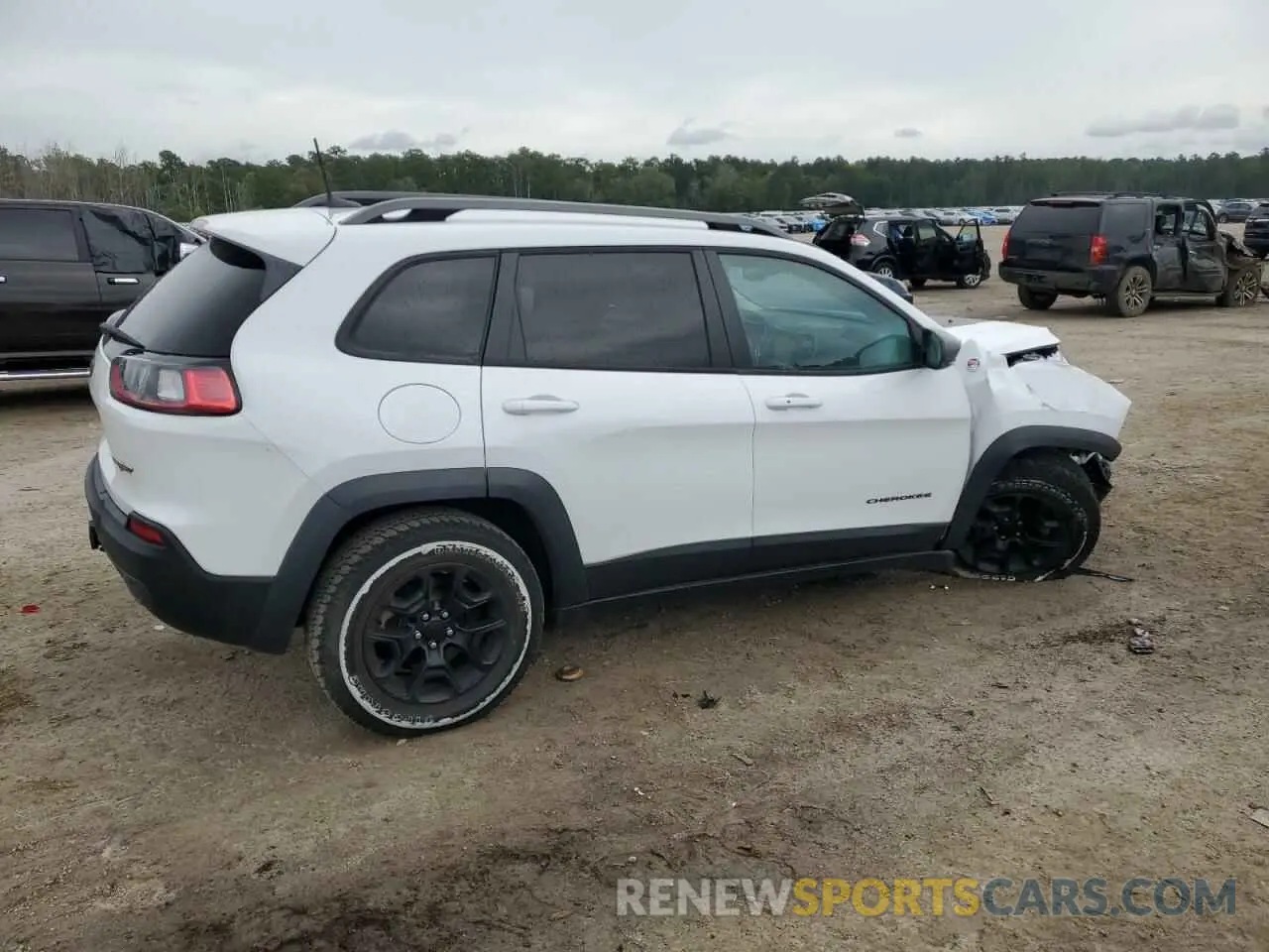 3 Photograph of a damaged car 1C4PJMBX1MD223448 JEEP CHEROKEE 2021