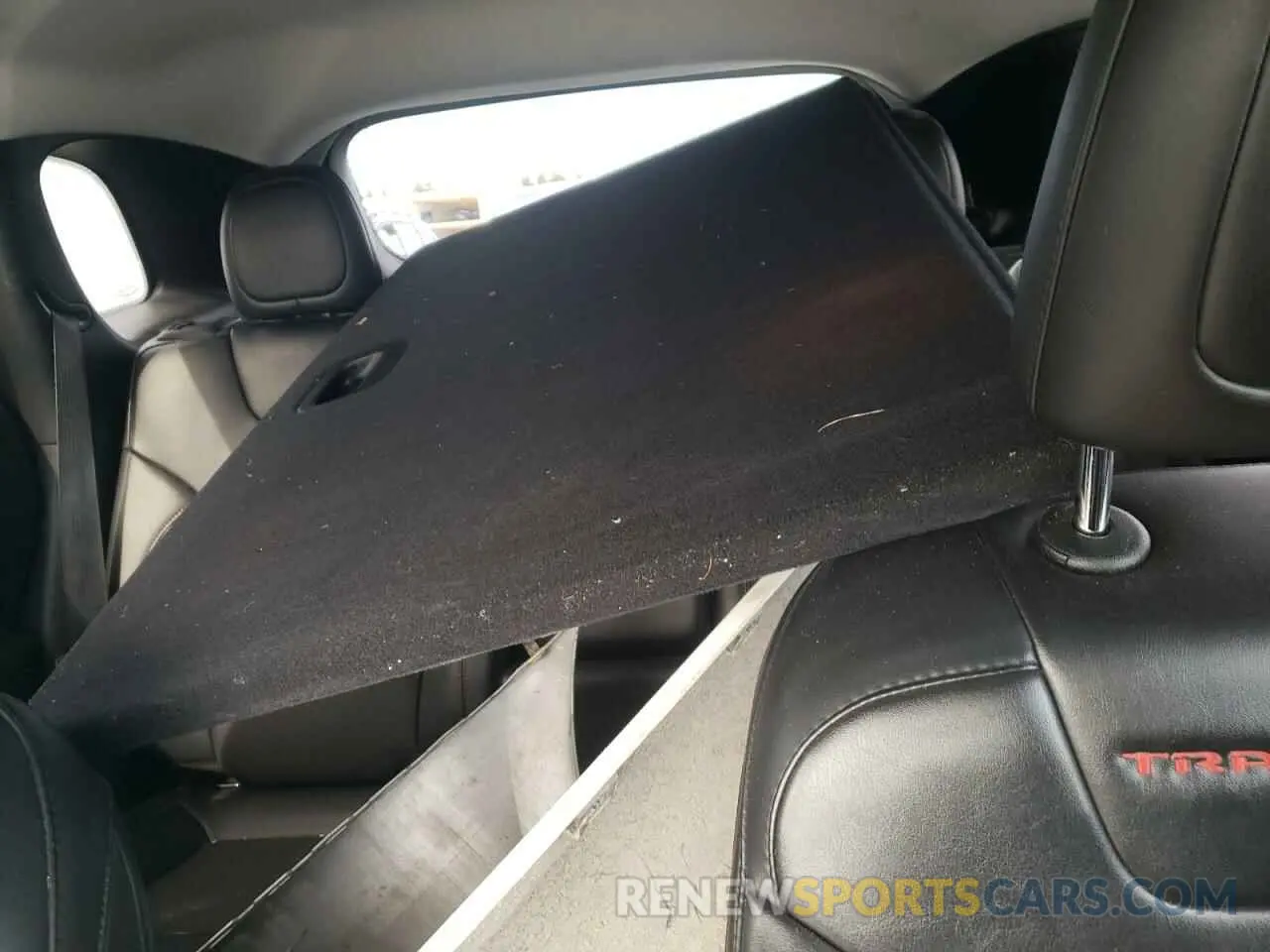 10 Photograph of a damaged car 1C4PJMBX4MD138927 JEEP CHEROKEE 2021