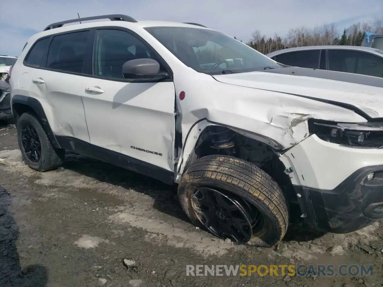 13 Photograph of a damaged car 1C4PJMBX4MD138927 JEEP CHEROKEE 2021