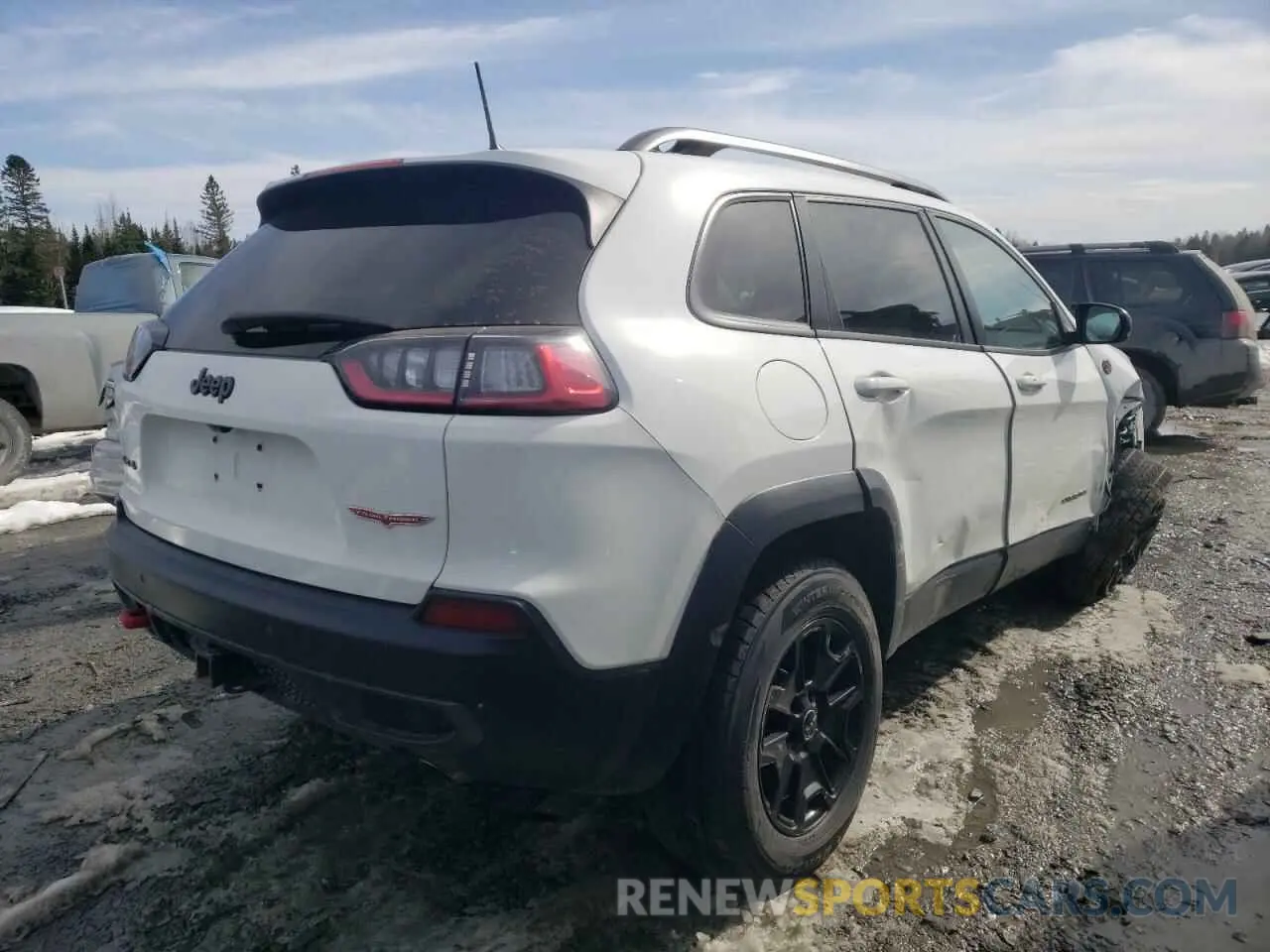 3 Photograph of a damaged car 1C4PJMBX4MD138927 JEEP CHEROKEE 2021