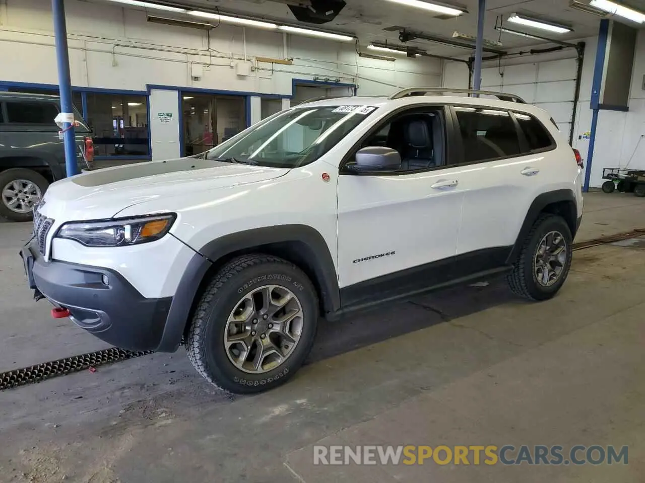 1 Photograph of a damaged car 1C4PJMBX5MD153629 JEEP CHEROKEE 2021
