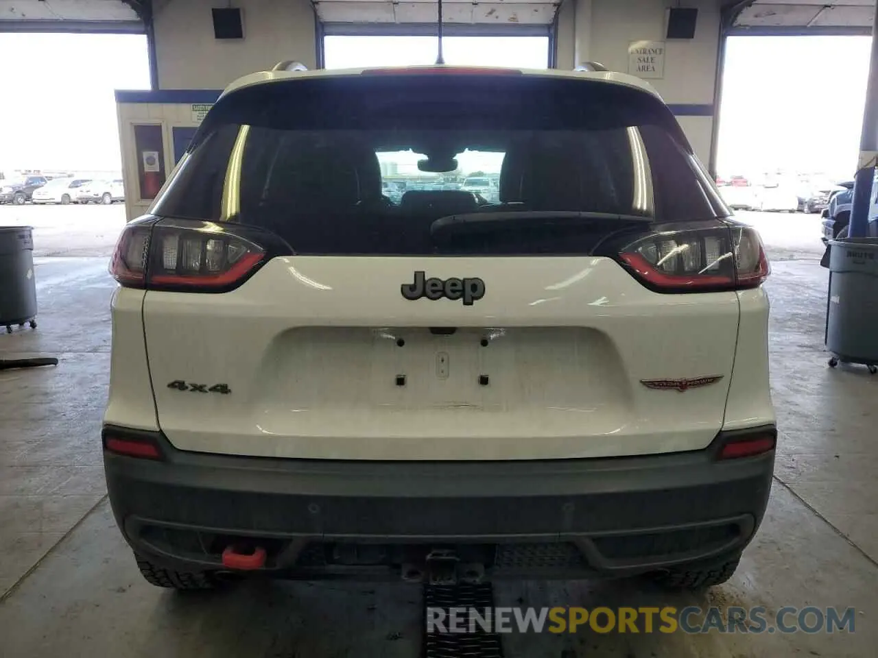 6 Photograph of a damaged car 1C4PJMBX5MD153629 JEEP CHEROKEE 2021