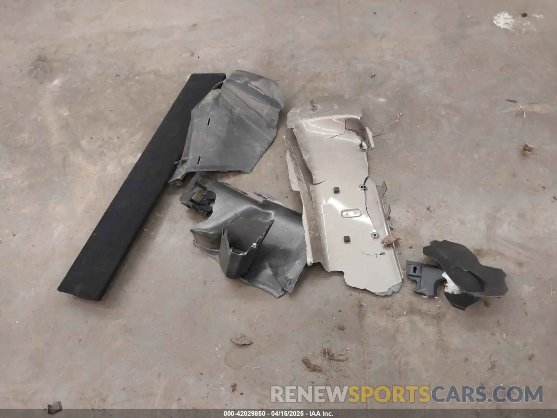 12 Photograph of a damaged car 1C4PJMBX5MD231018 JEEP CHEROKEE 2021