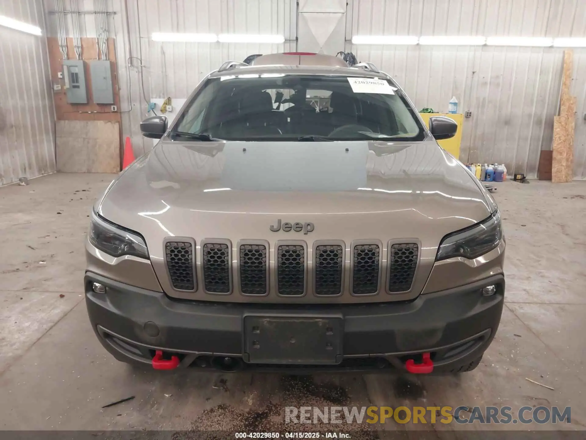 13 Photograph of a damaged car 1C4PJMBX5MD231018 JEEP CHEROKEE 2021