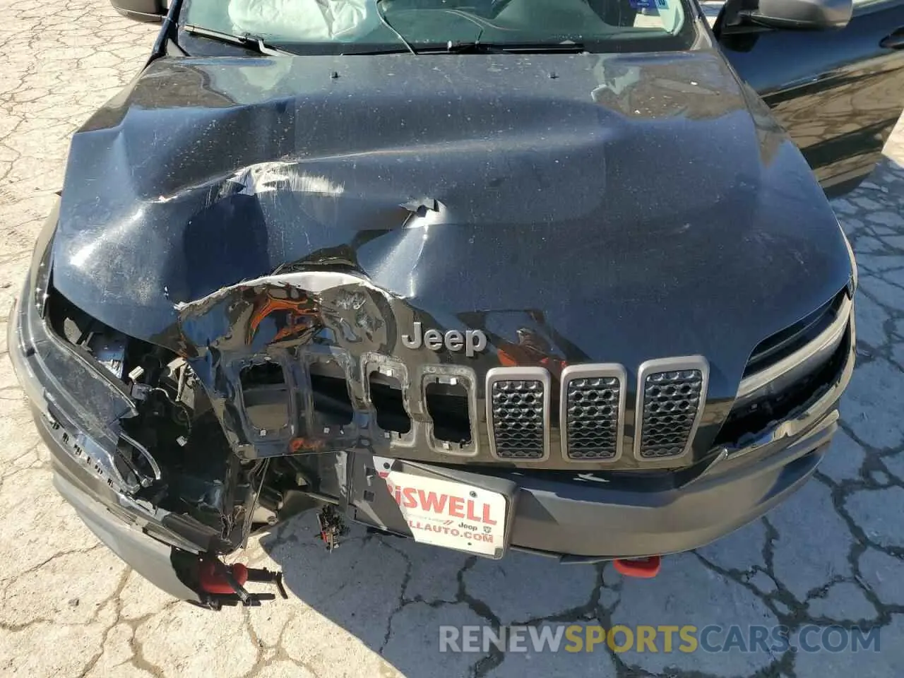 13 Photograph of a damaged car 1C4PJMBX6MD110109 JEEP CHEROKEE 2021