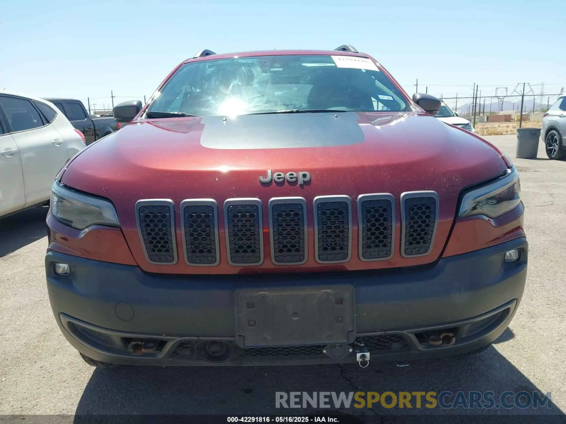 12 Photograph of a damaged car 1C4PJMBX6MD245283 JEEP CHEROKEE 2021