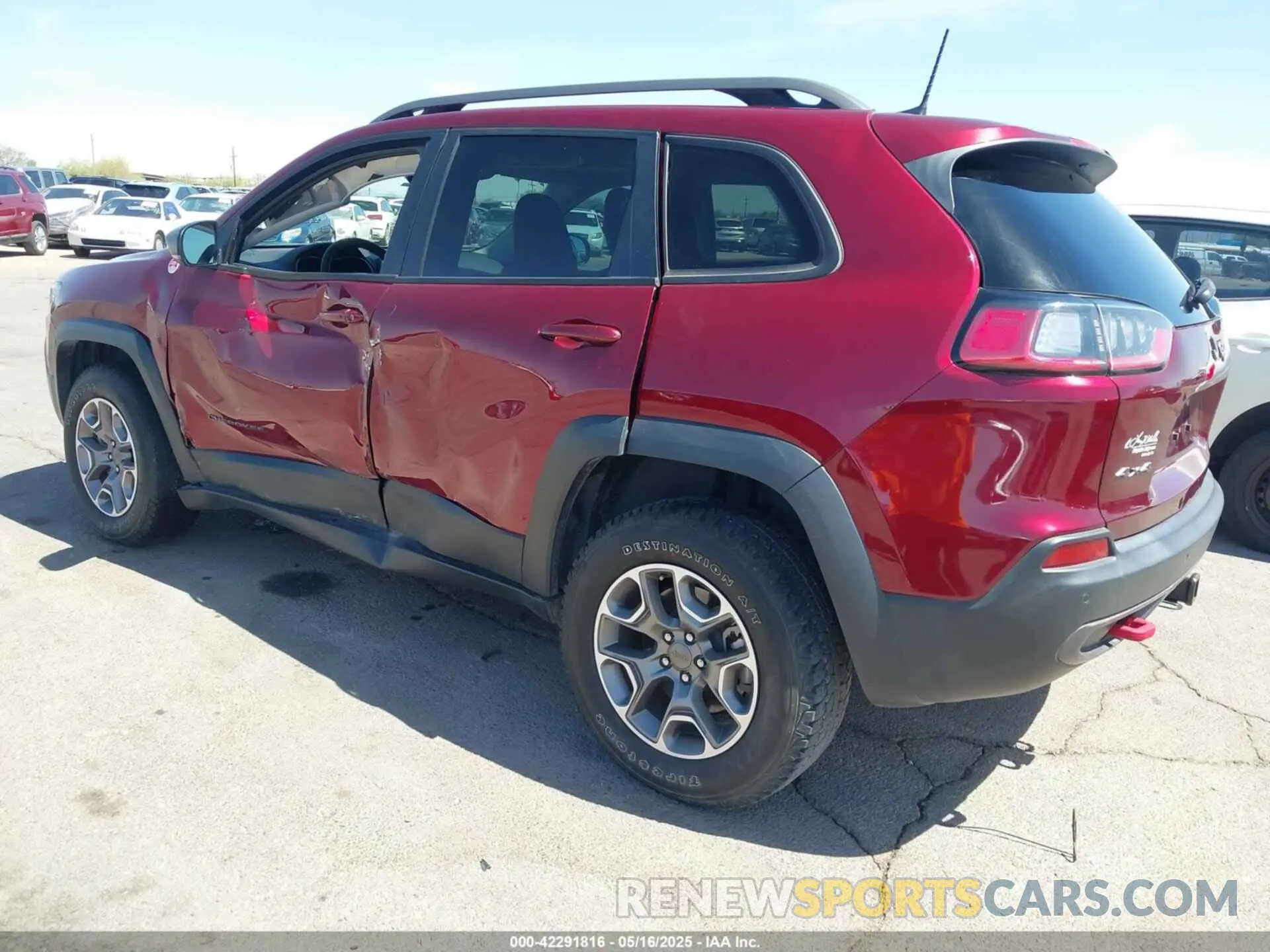 3 Photograph of a damaged car 1C4PJMBX6MD245283 JEEP CHEROKEE 2021