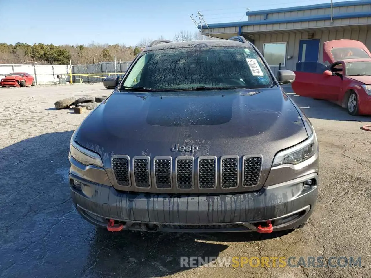5 Photograph of a damaged car 1C4PJMBX7MD109017 JEEP CHEROKEE 2021