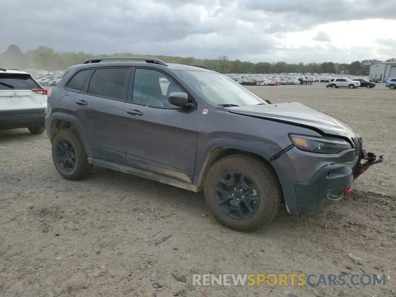 4 Photograph of a damaged car 1C4PJMBX7MD215581 JEEP CHEROKEE 2021