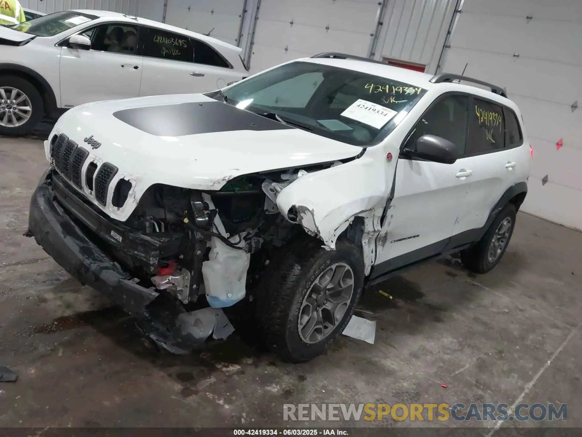 2 Photograph of a damaged car 1C4PJMBX8MD139644 JEEP CHEROKEE 2021