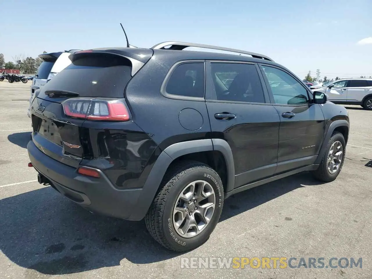 3 Photograph of a damaged car 1C4PJMBX8MD167153 JEEP CHEROKEE 2021