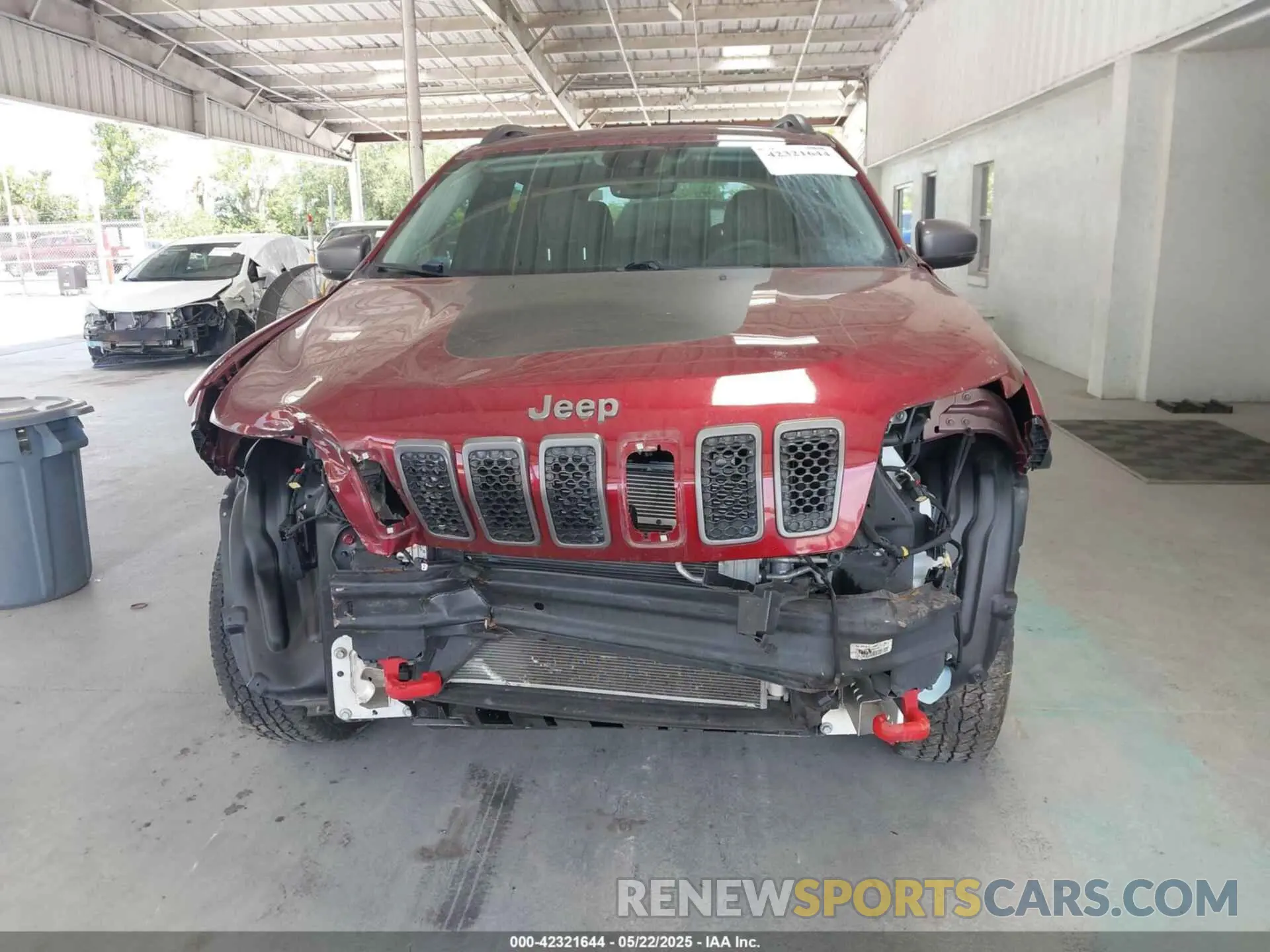 12 Photograph of a damaged car 1C4PJMBX8MD218960 JEEP CHEROKEE 2021